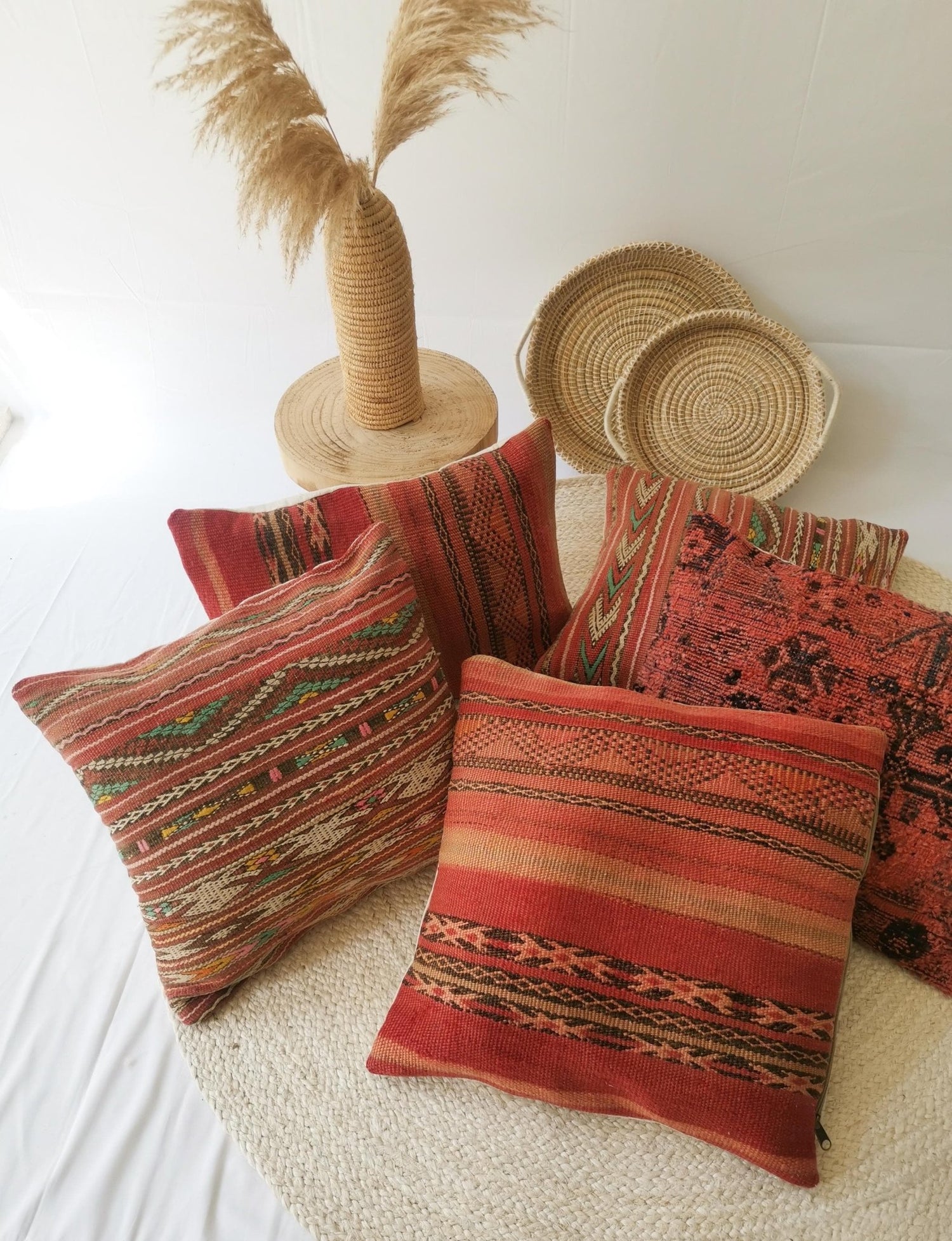Kissenbezug aus Wolle, Marokkanische Vintage Kissenhülle, Kelim Kissen mit geometrischem Muster, Herbstkissen - CocosyBerlin