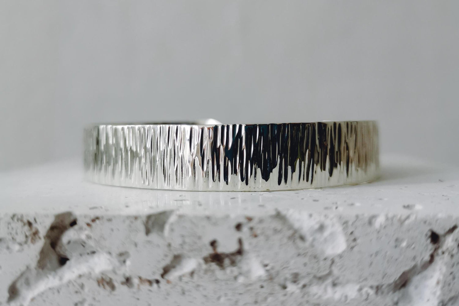 Breites Armband aus 925 Silber, verstellbar, Armreif aus massivem Sterling Silber, strukturiert minimalistischer schlichter Armreif