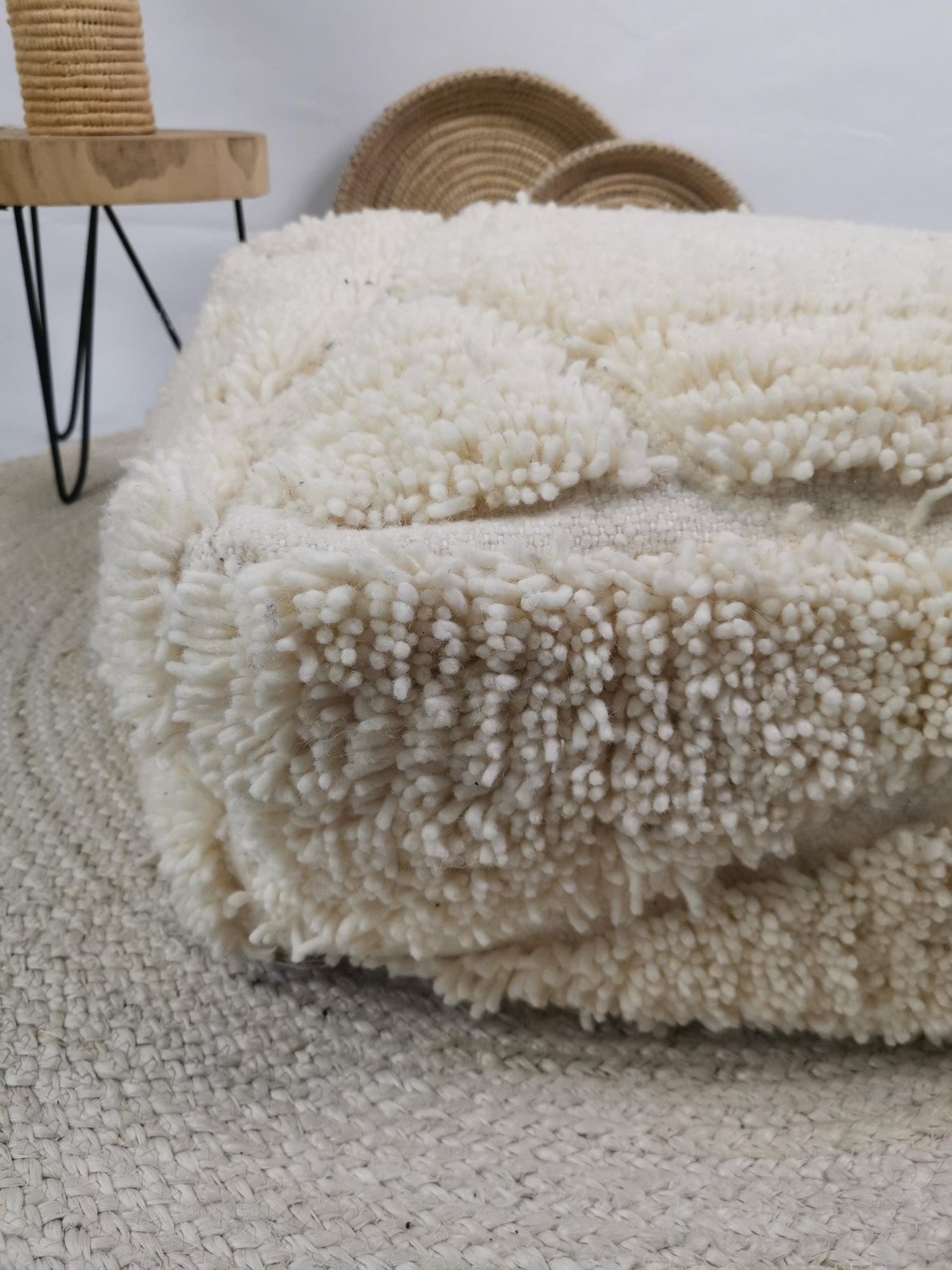 Marokkanischer Pouf, Berber Bodenkissen, Sitzkissen aus Wolle, Vintage Pouf, Boho Sitzkissen Beni Ourain - CocosyBerlin