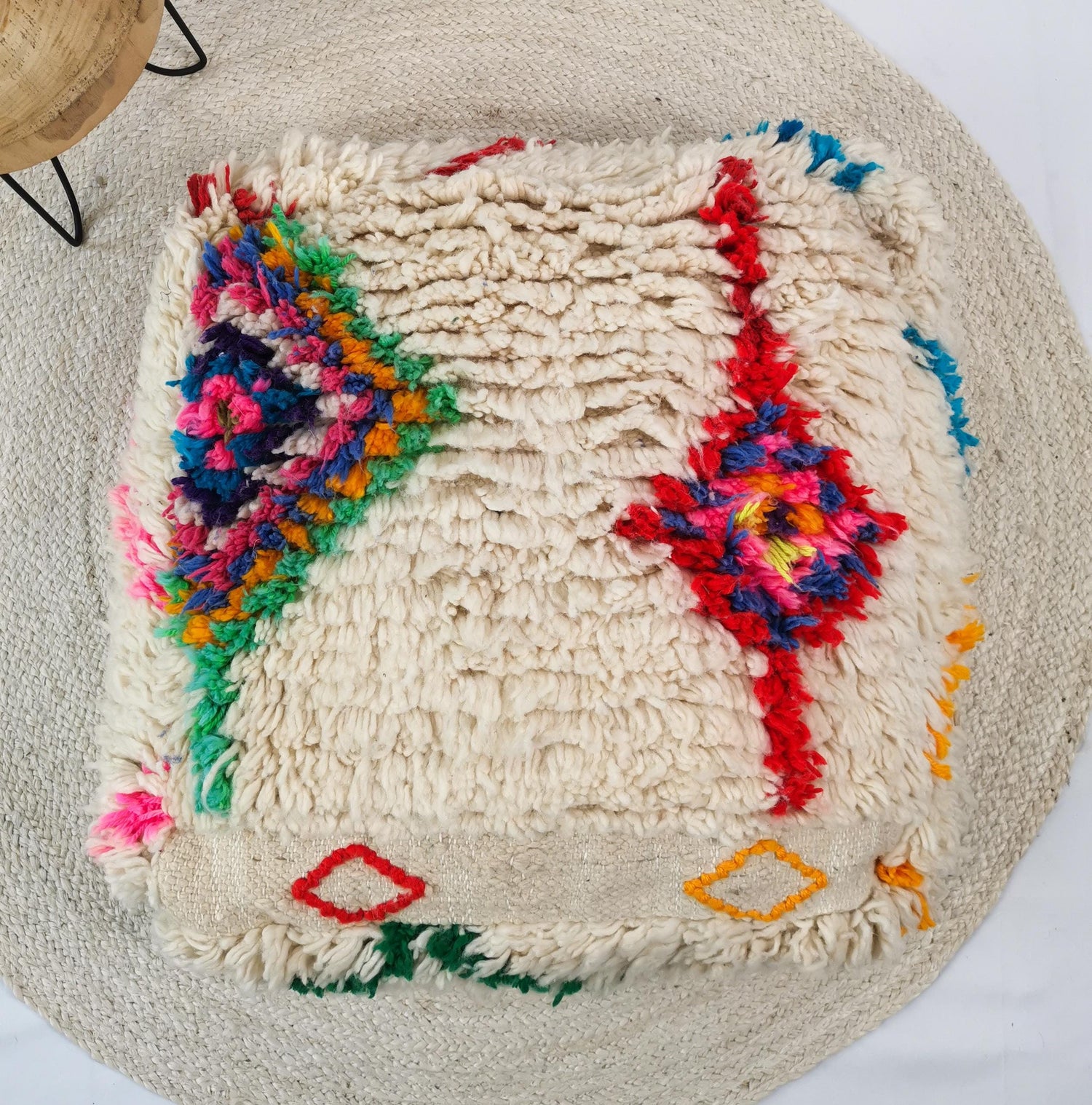 Bright Moroccan pouf with colorful pattern, Berber floor cushion, seat cushion made of wool, vintage boho pouf Beni Ourain
