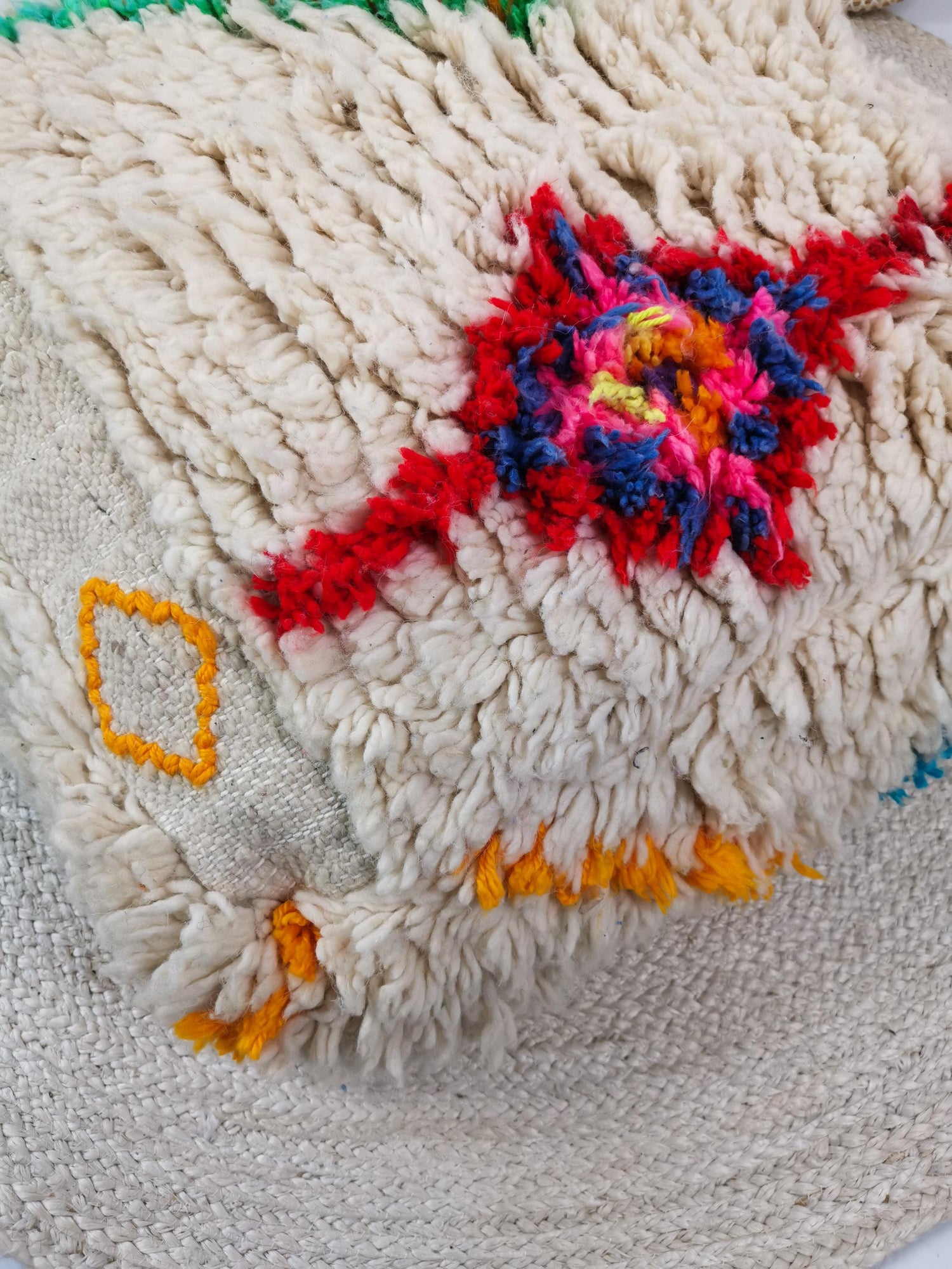 Bright Moroccan pouf with colorful pattern, Berber floor cushion, seat cushion made of wool, vintage boho pouf Beni Ourain