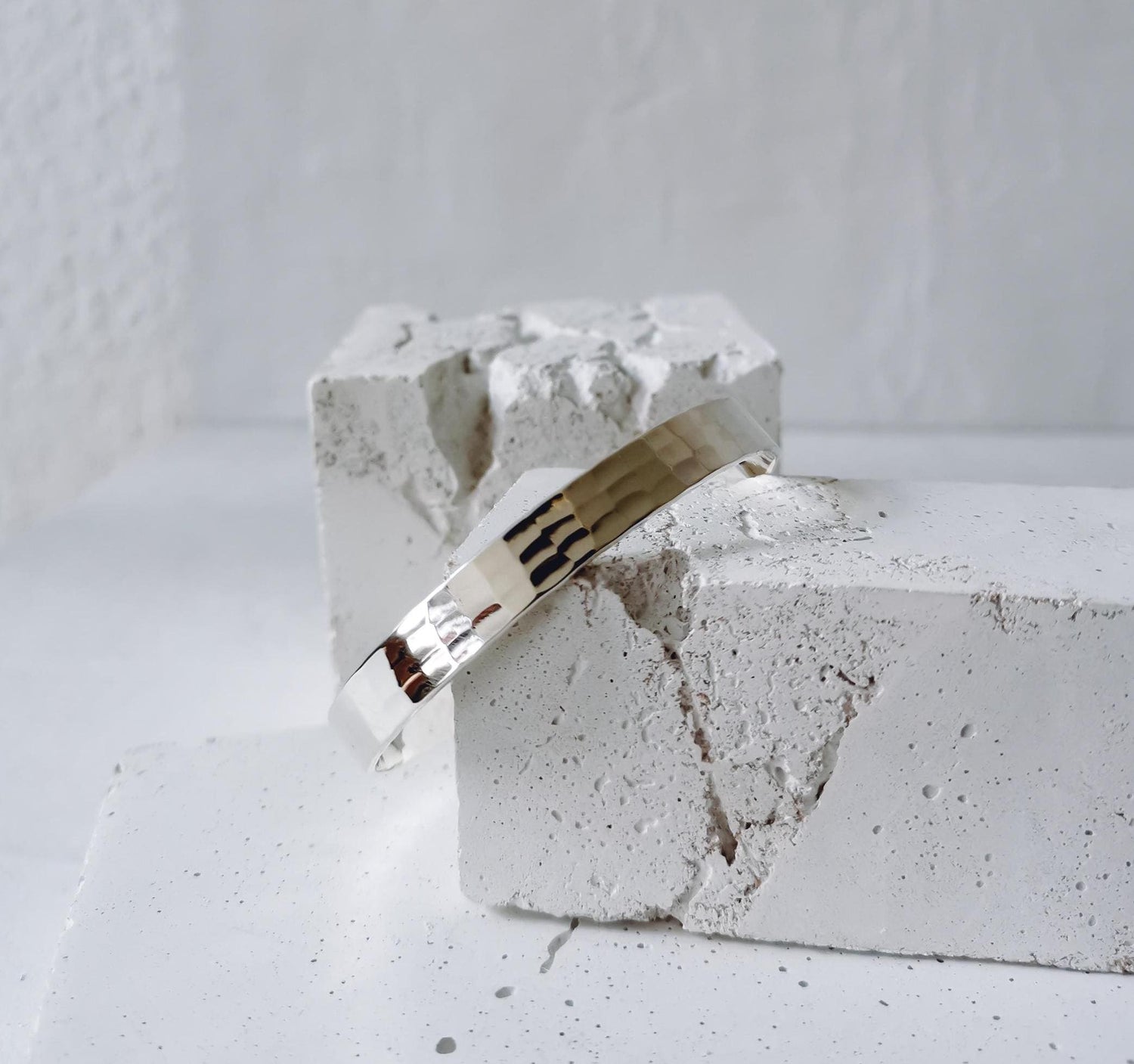 Wide bangle made of 925 silver hammered, adjustable, bangle made of solid sterling silver, structured minimalist bangle
