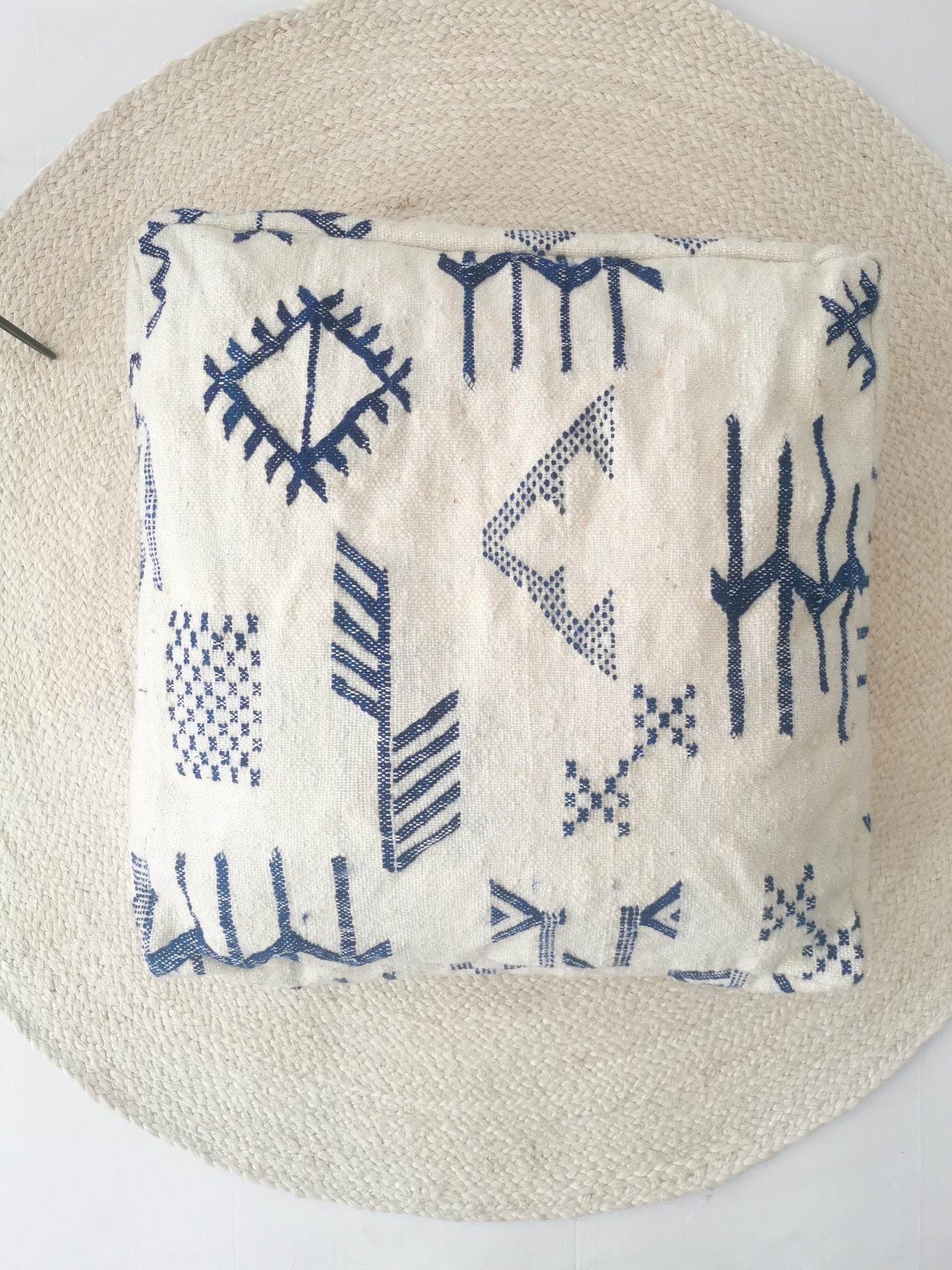 Heller Marokkanischer Pouf, Beni Ourain Bodenkissen, blaue geometrische Muster, Boho Berber Pouf, Meditationskissen aus Wolle, Handarbeit