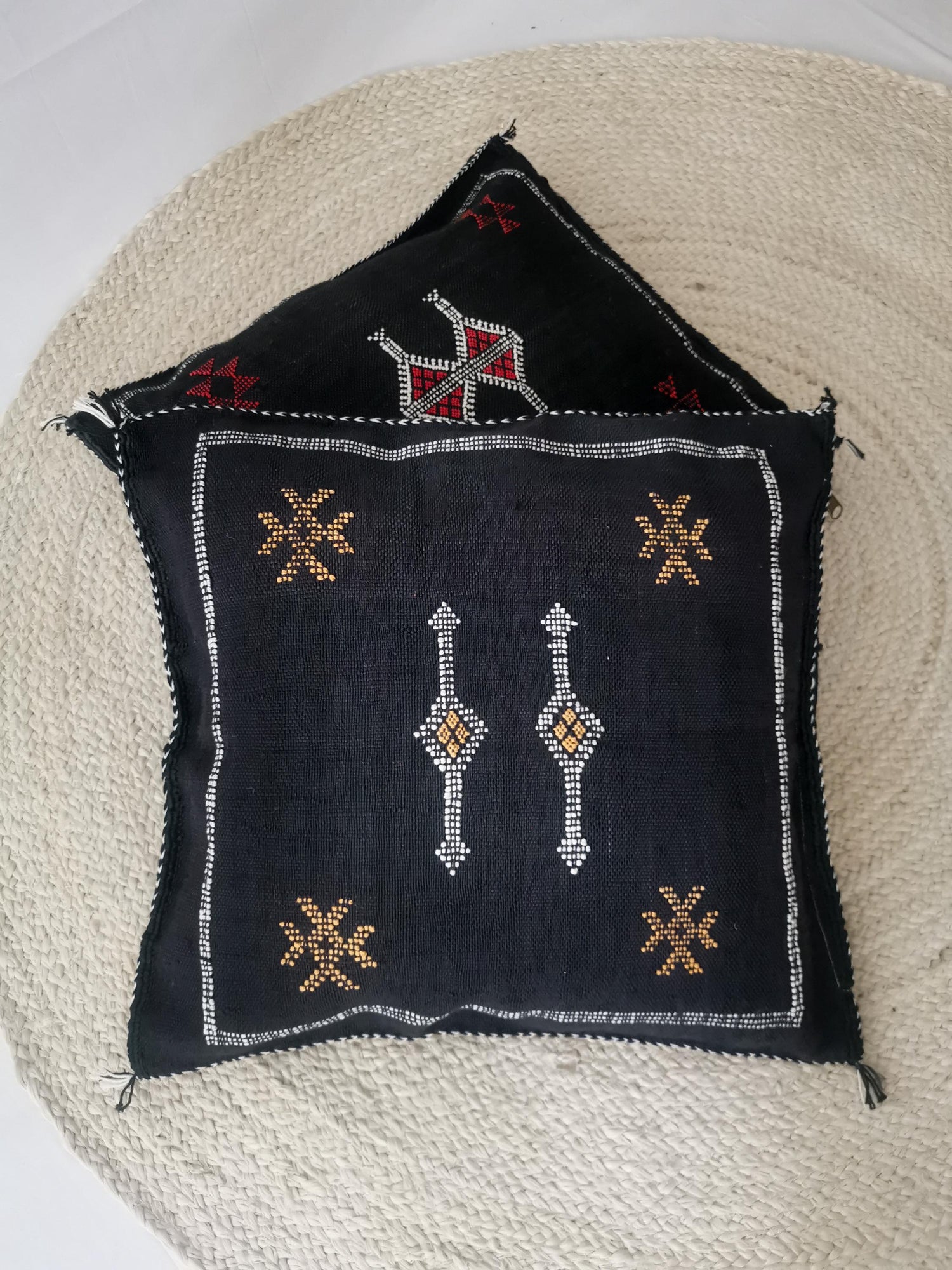 Coussin Sabra noir du Maroc, housse de coussin bohème éclectique, housse de coussin orientale marocaine