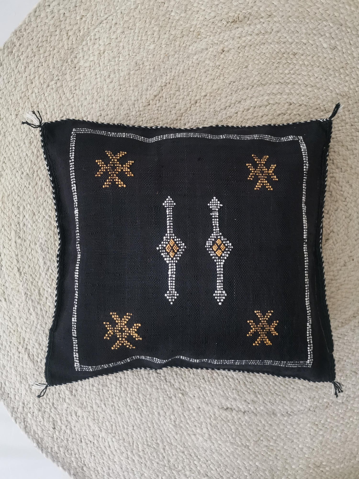 Coussin Sabra noir du Maroc, housse de coussin bohème éclectique, housse de coussin orientale marocaine