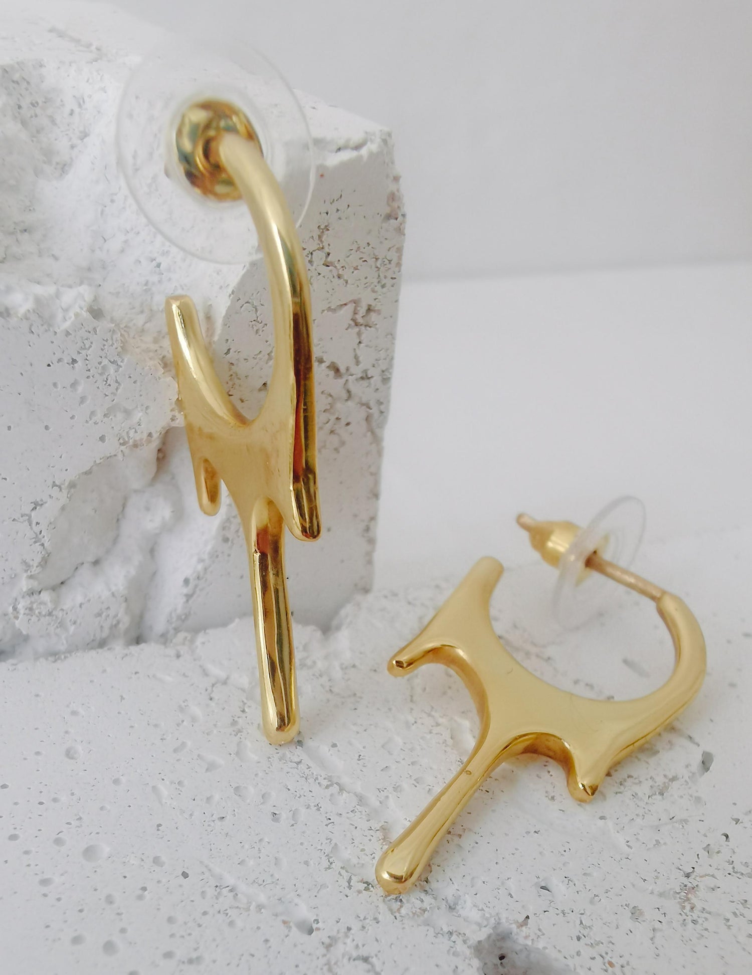 Petites boucles d'oreilles goutte à goutte, boucles d'oreilles pendantes dorées minimalistes en laiton, boucles d'oreilles créoles goutte à goutte, boucles d'oreilles goutte à goutte