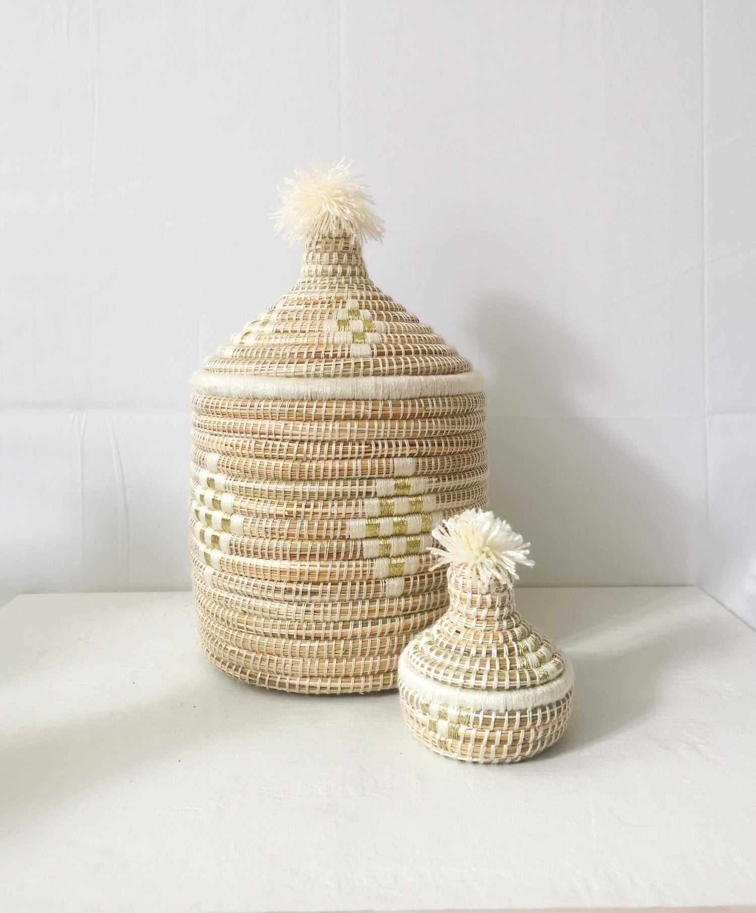 Grosser Korb aus Seegras, Aufbewahrungskorb aus Marokko, Handarbeit, Korb mit Deckel, Berber Korb, Ethno Korb, Tajine Korb Boho weiss gold - CocosyBerlin