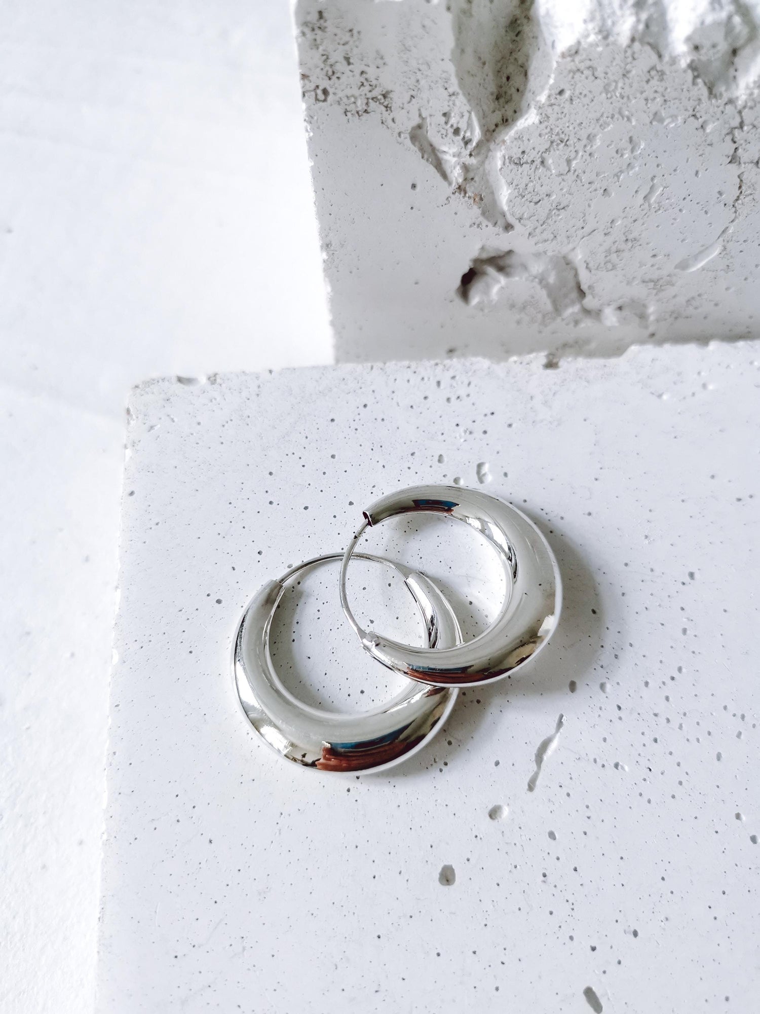 Halbmond Creolen aus 925 Silber, Chunky Sterling Silber Creolen 30 mm, Minimalistische breite Creolen