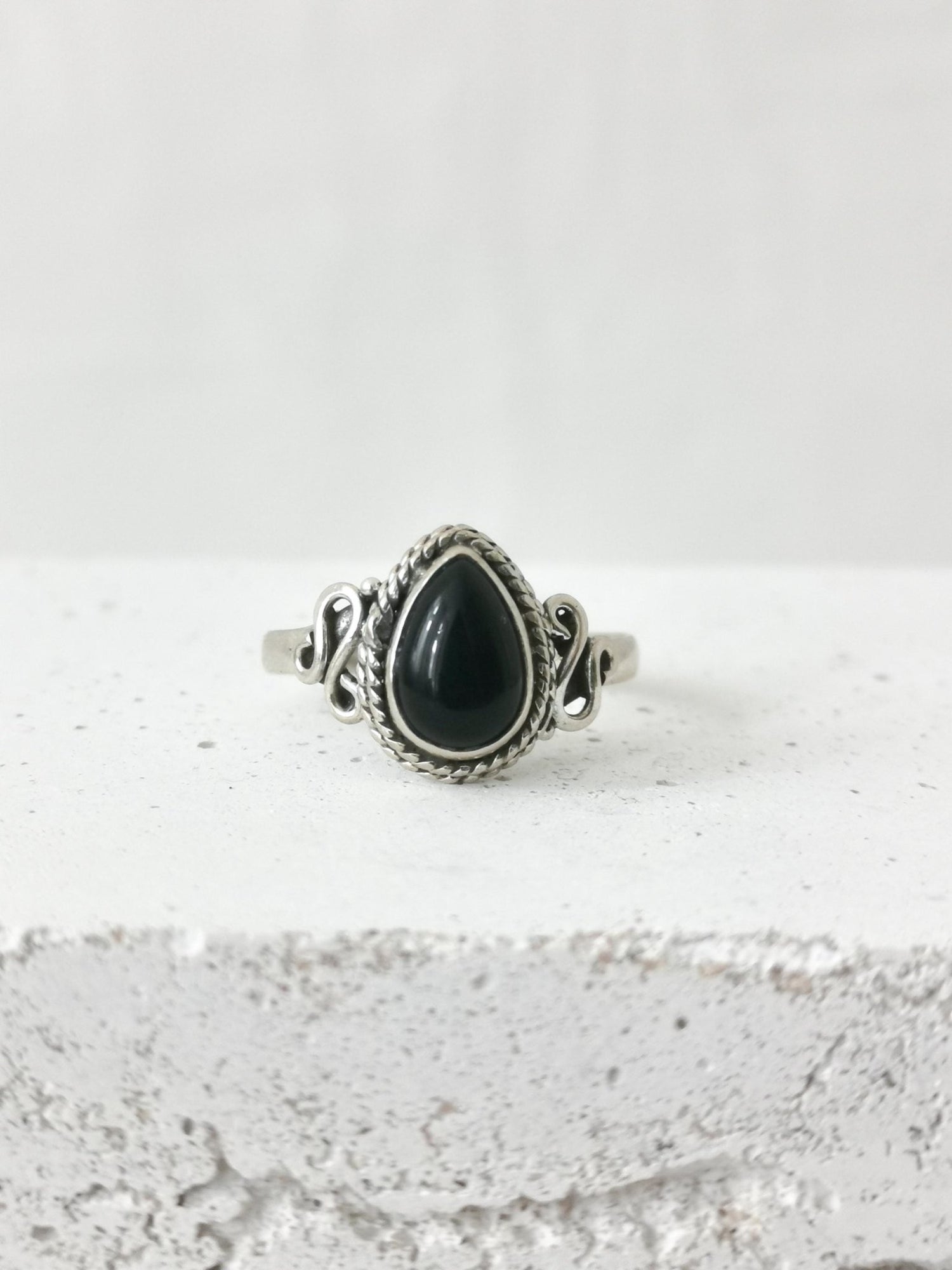 925 Silber Ring mit Onyx Stein, schwarzer Onyx Silberring, Sterling Silber Ring mit Onyx Edelstein - CocosyBerlin