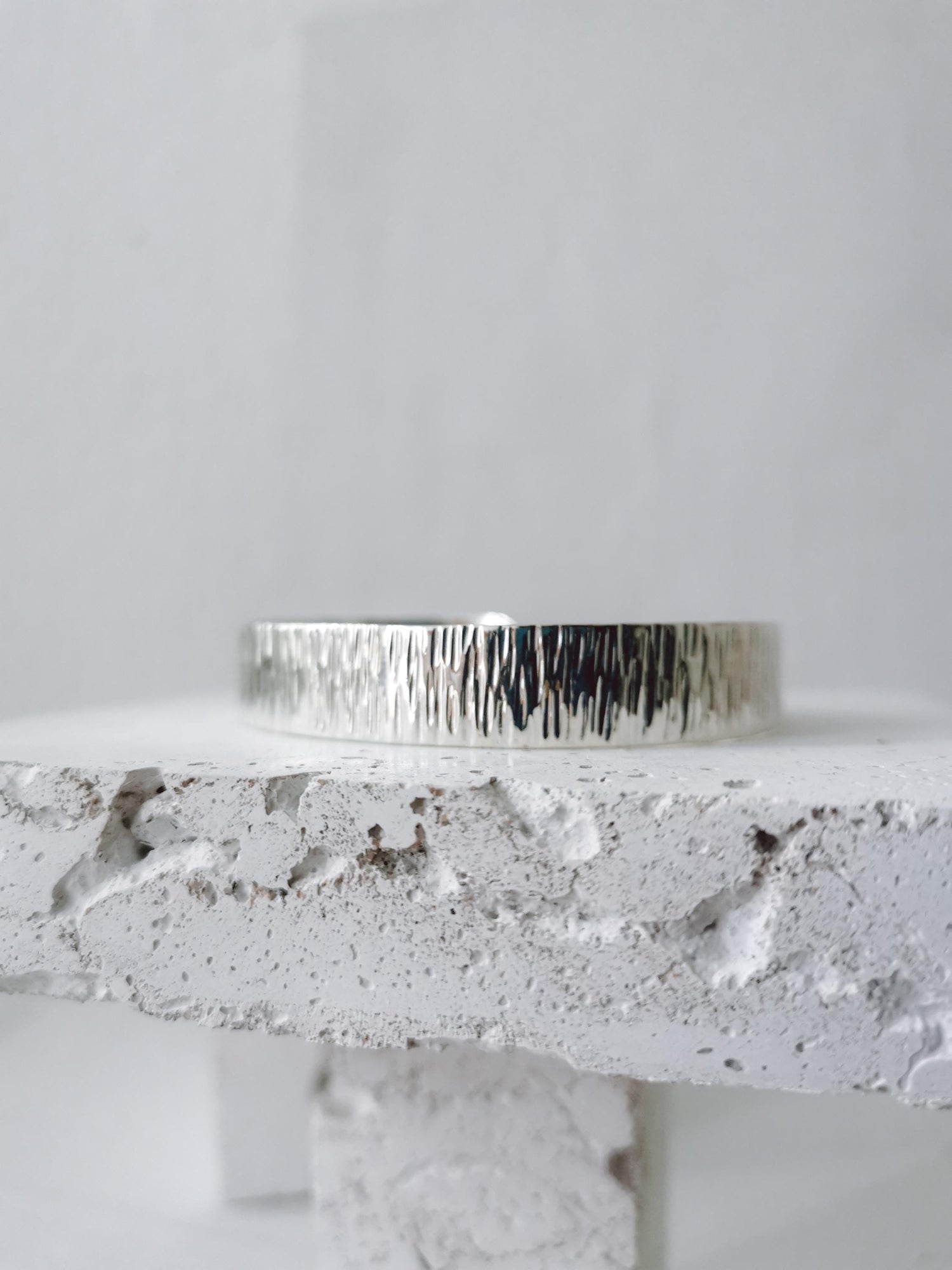 Breites Armband aus 925 Silber, verstellbar, Armreif aus massivem Sterling Silber, strukturiert minimalistischer schlichter Armreif