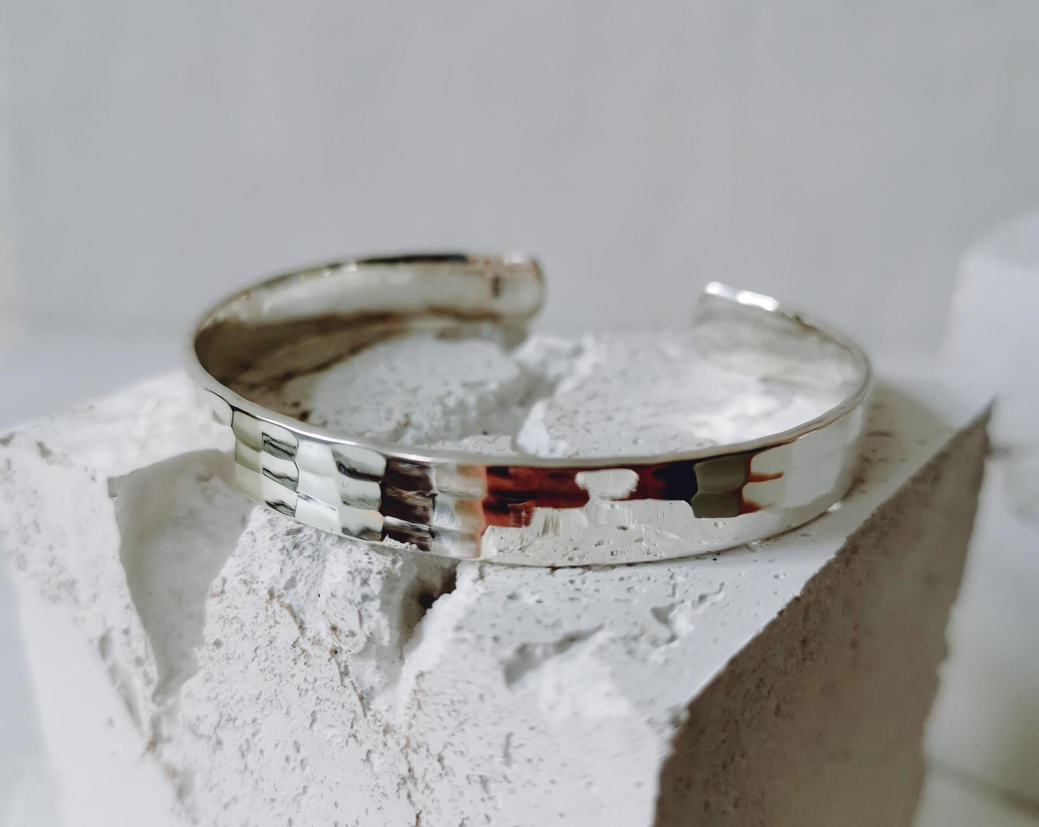 Wide bangle made of 925 silver hammered, adjustable, bangle made of solid sterling silver, structured minimalist bangle