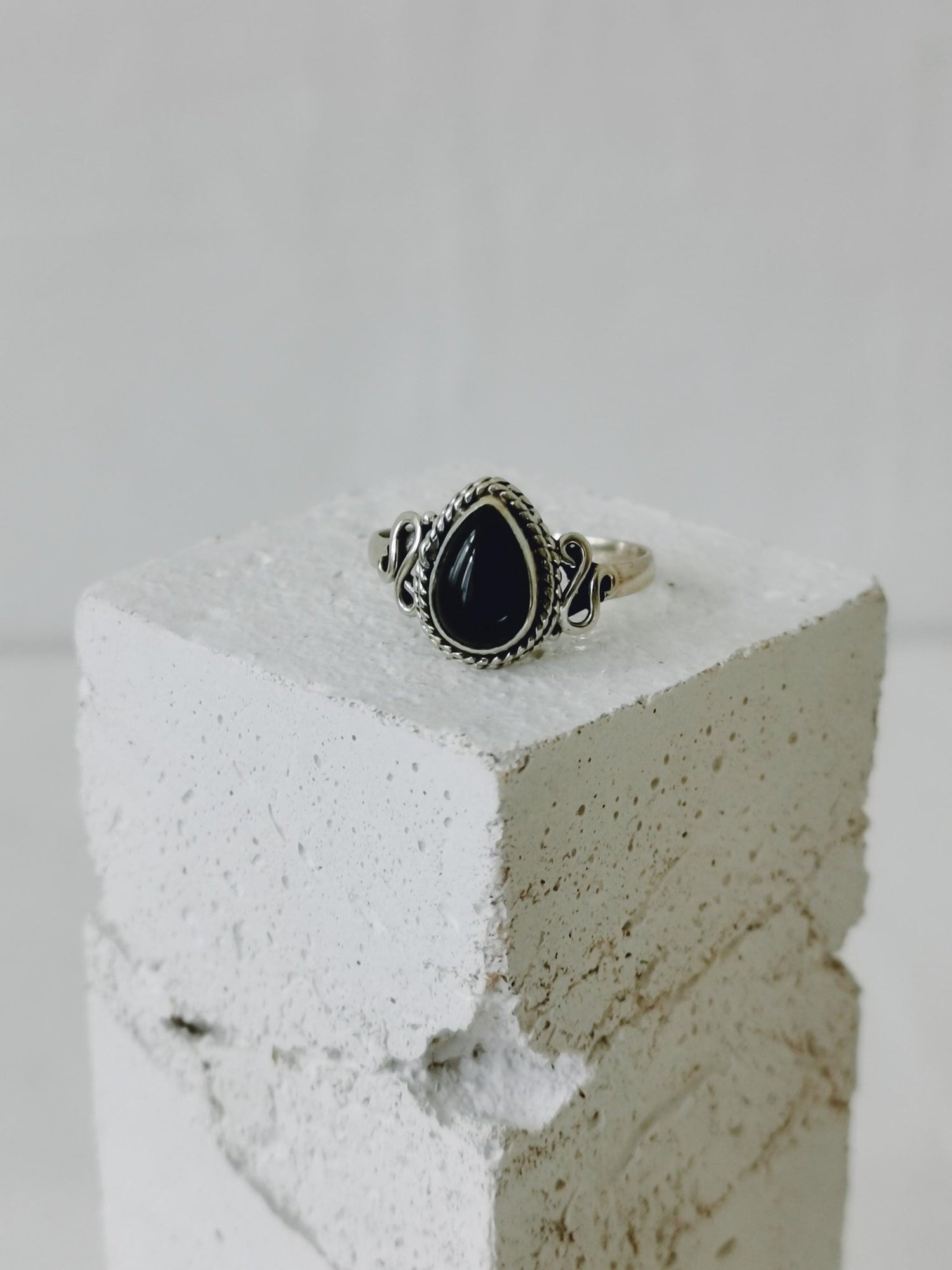 925 Silber Ring mit Onyx Stein, schwarzer Onyx Silberring, Sterling Silber Ring mit Onyx Edelstein - CocosyBerlin