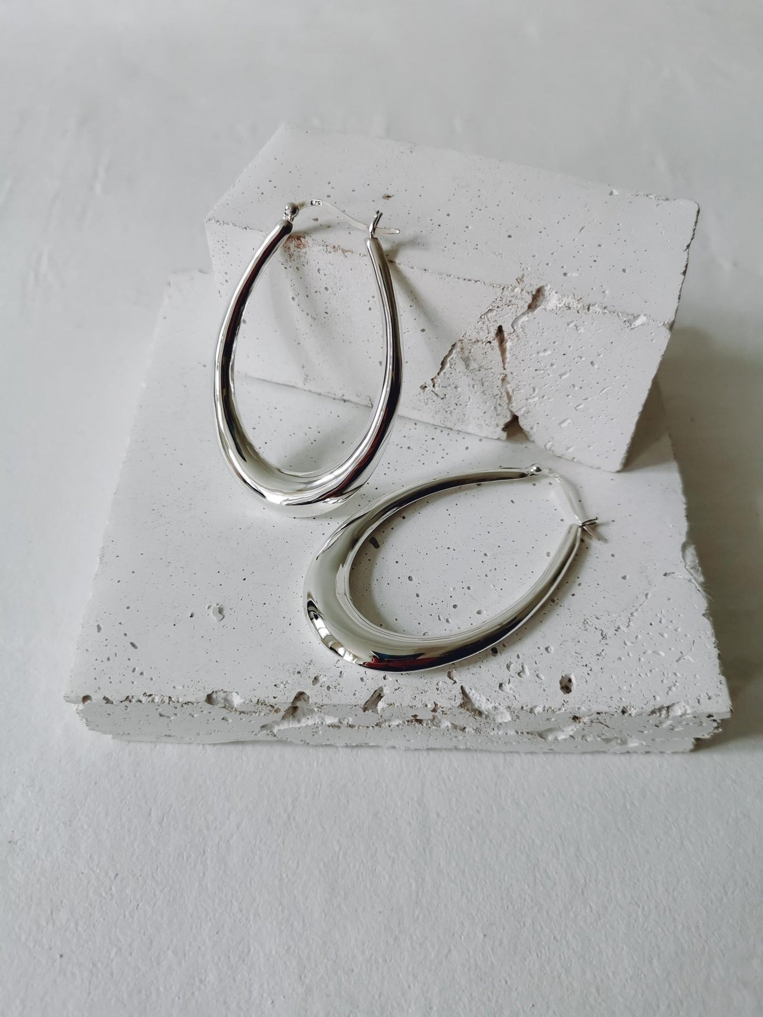 Breite ovale big Creolen, Chunky Sterlingsilber Creolen, Statement Ohrringe aus 925 Silber - CocosyBerlin