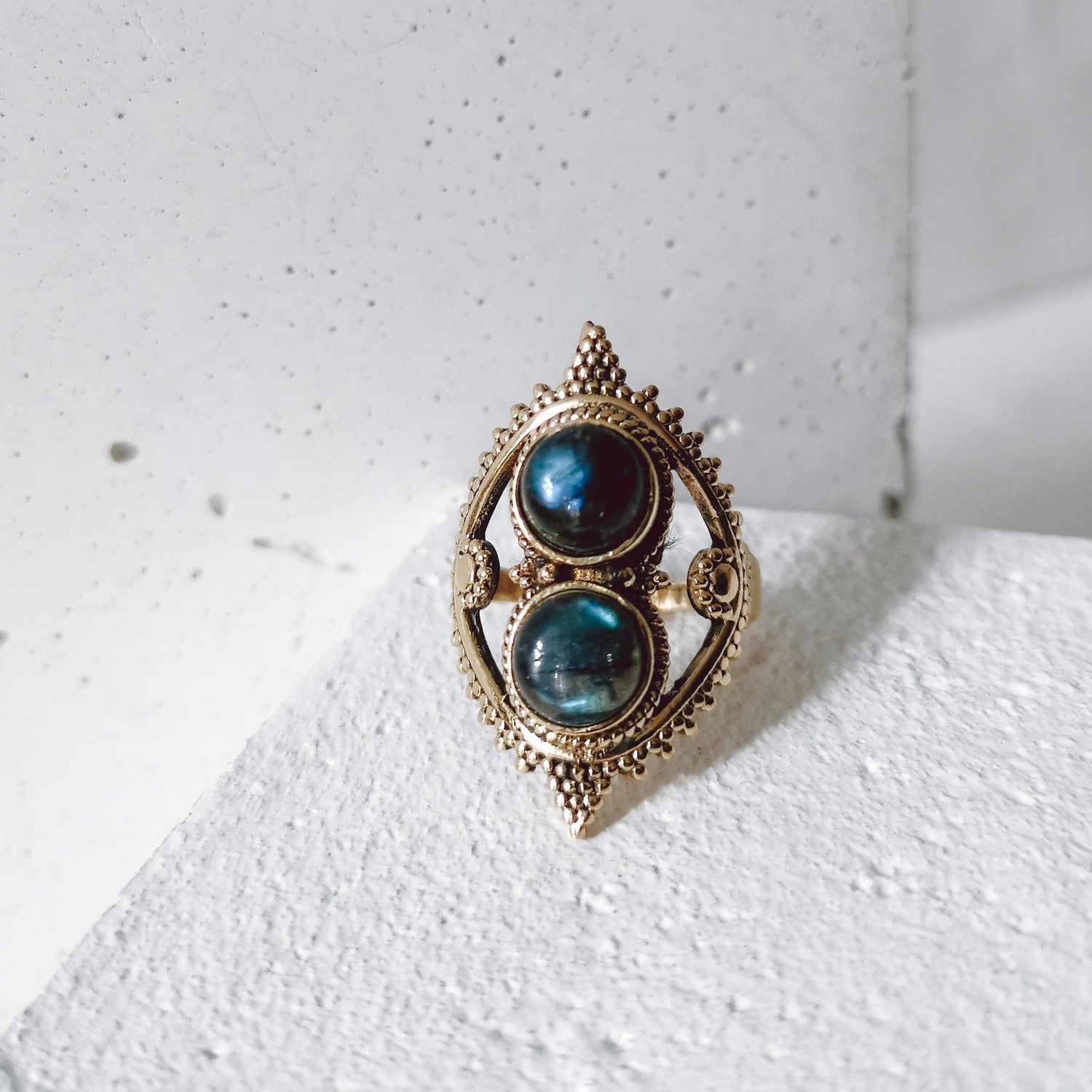 Statement ring with labradorite, large labradorite ring, tribal ring, boho ring, golden brass ring labradorite