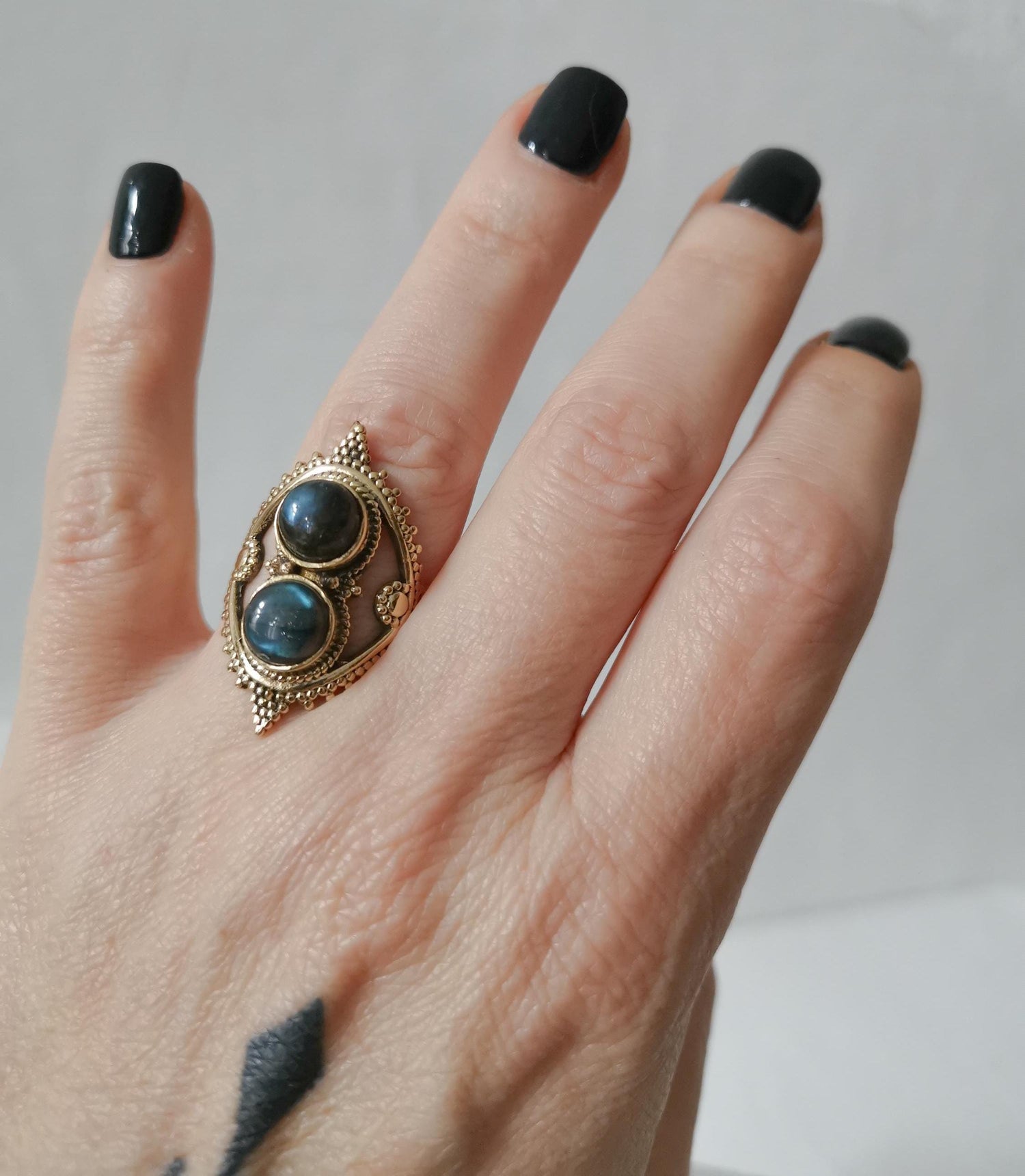 Statement ring with labradorite, large labradorite ring, tribal ring, boho ring, golden brass ring labradorite