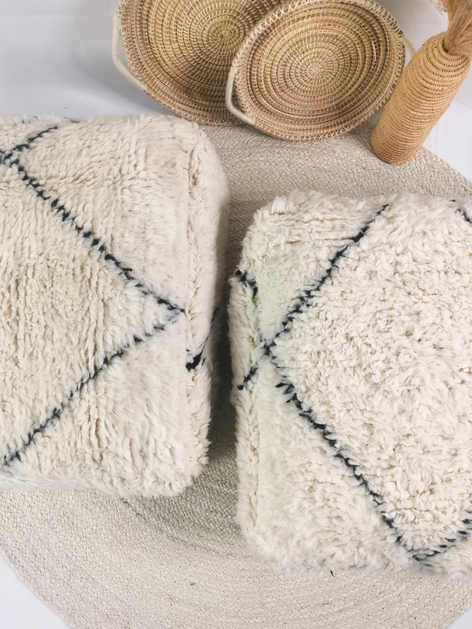 Marokkanischer Beni Ourain Pouf, Berber Bodenkissen, Sitzkissen aus Wolle, Vintage Bodenkissen, Boho Sitzkissen Marrakesch - CocosyBerlin