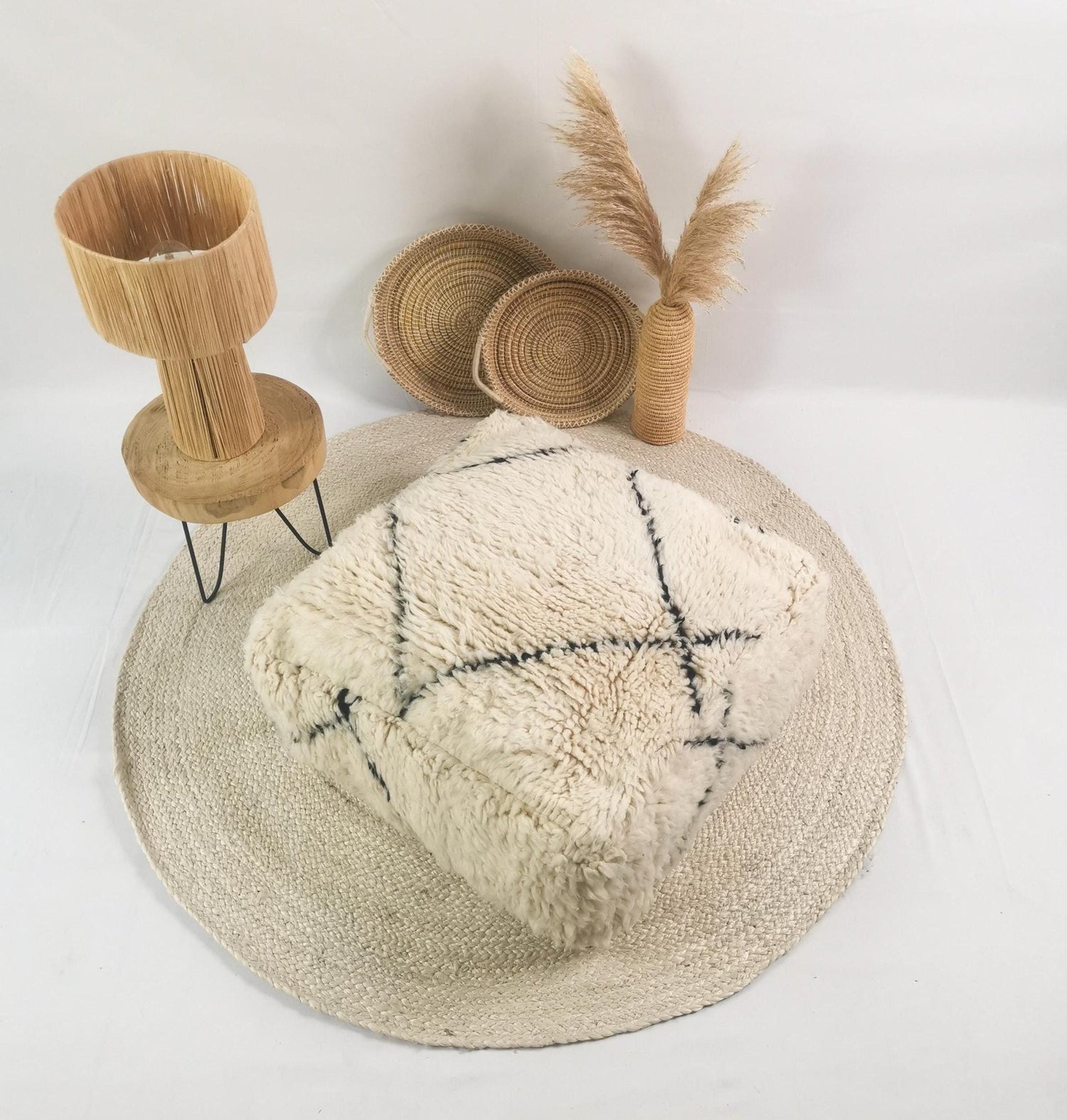 Marokkanischer Beni Ourain Pouf, Berber Bodenkissen, Sitzkissen aus Wolle, Vintage Bodenkissen, Boho Sitzkissen Marrakesch - CocosyBerlin