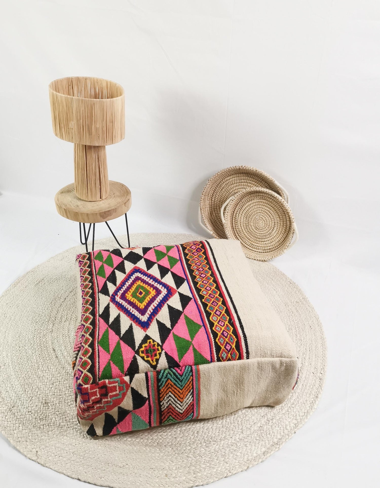 Moroccan pouf, ethnic floor cushion, colorful Beni Ourain geometric patterns, boho seat cushion made of wool, handmade