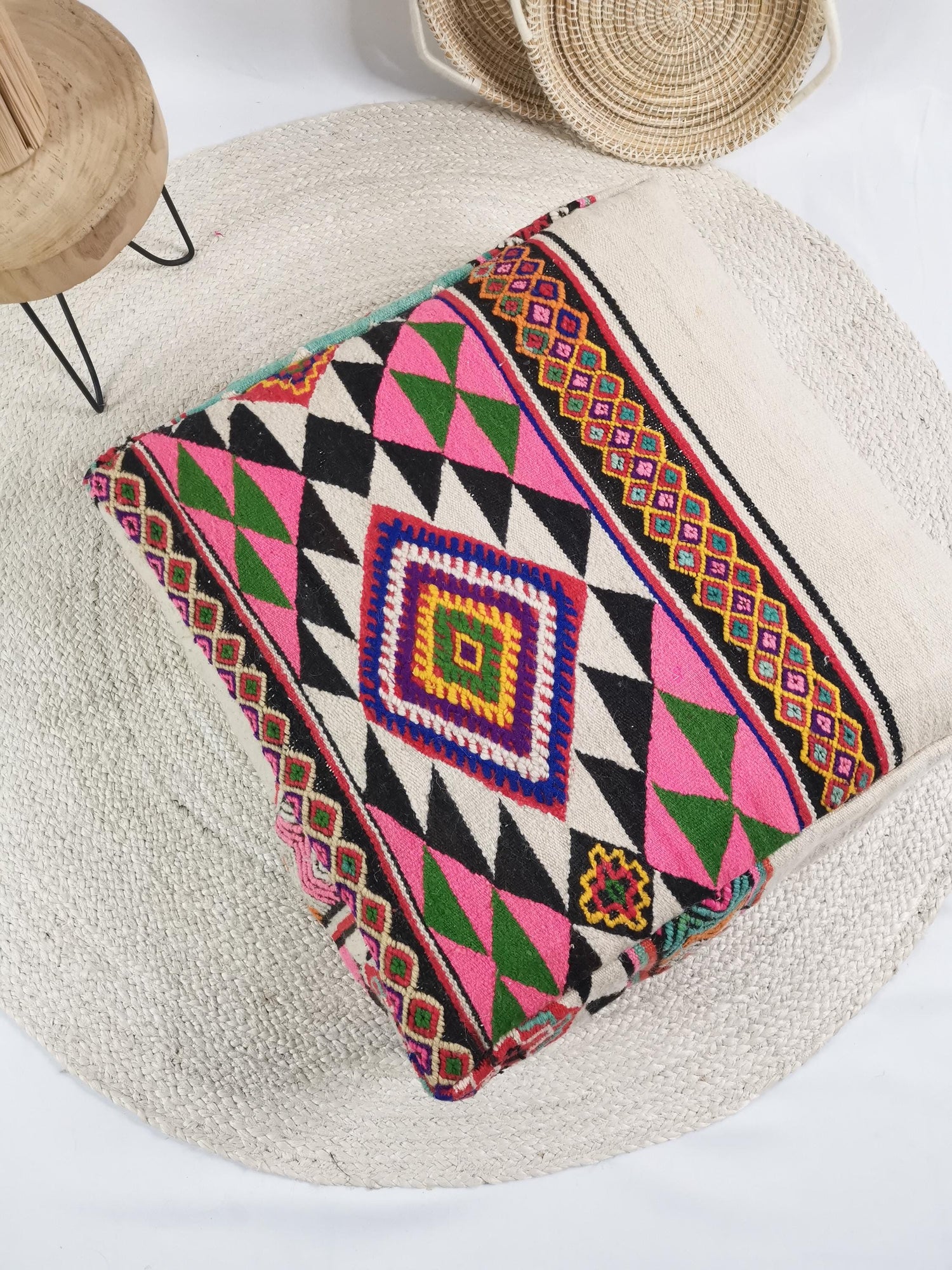 Moroccan pouf, ethnic floor cushion, colorful Beni Ourain geometric patterns, boho seat cushion made of wool, handmade
