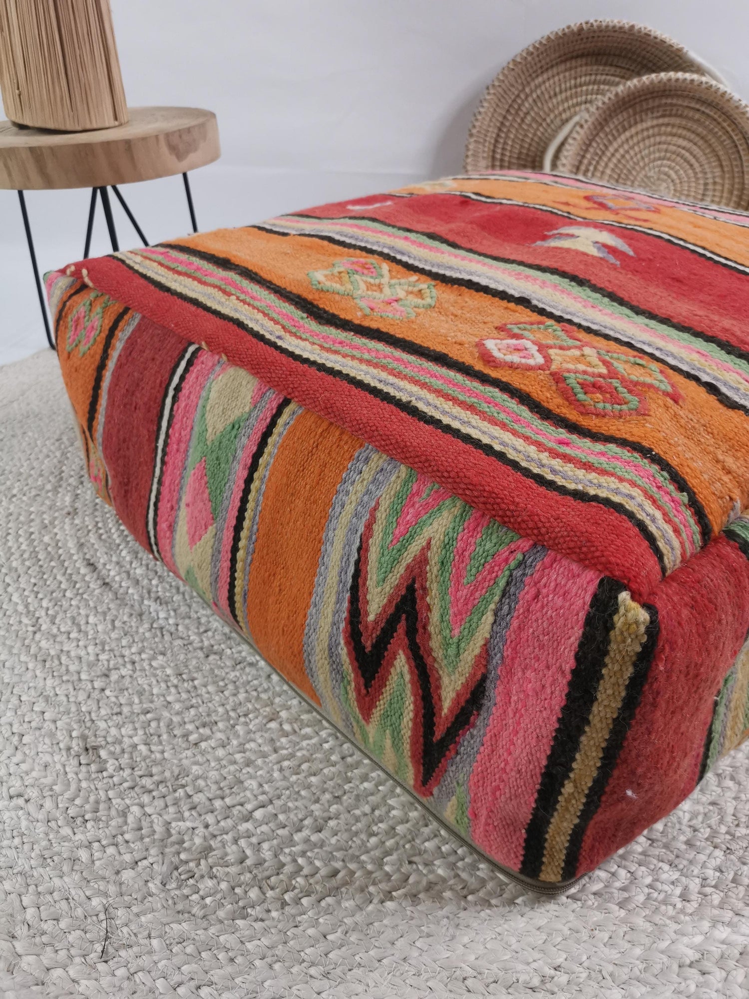 Moroccan pouf, Berber floor cushion colorful, wool seat cushion, vintage kilim floor cushion, boho seat cushion Marrakech