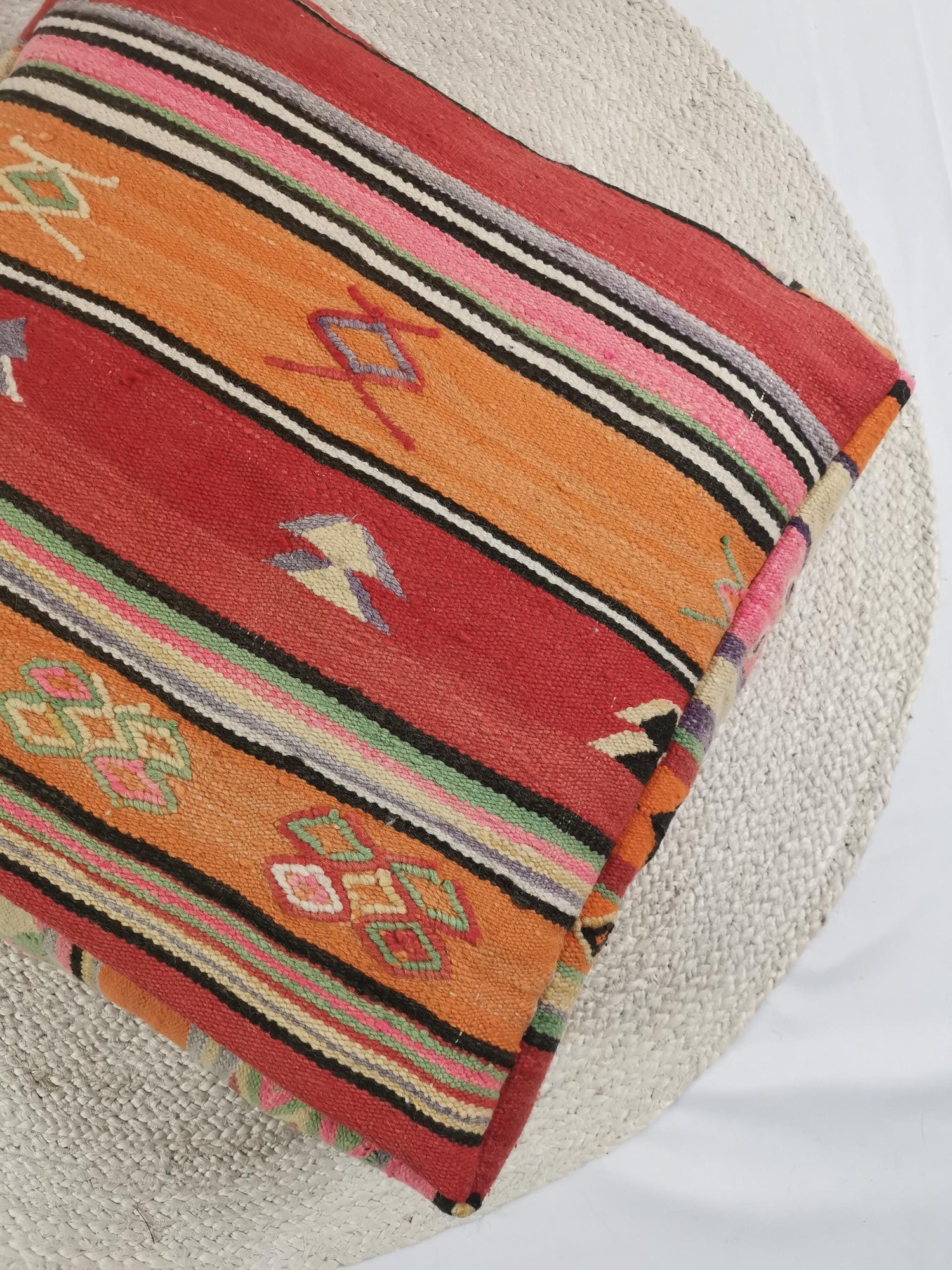 Moroccan pouf, Berber floor cushion colorful, wool seat cushion, vintage kilim floor cushion, boho seat cushion Marrakech