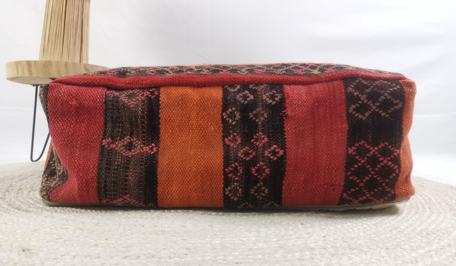 Moroccan pouf, Berber floor cushion colorful, pouf made of 100% wool, vintage kilim floor cushion, boho seat cushion Morocco, handmade