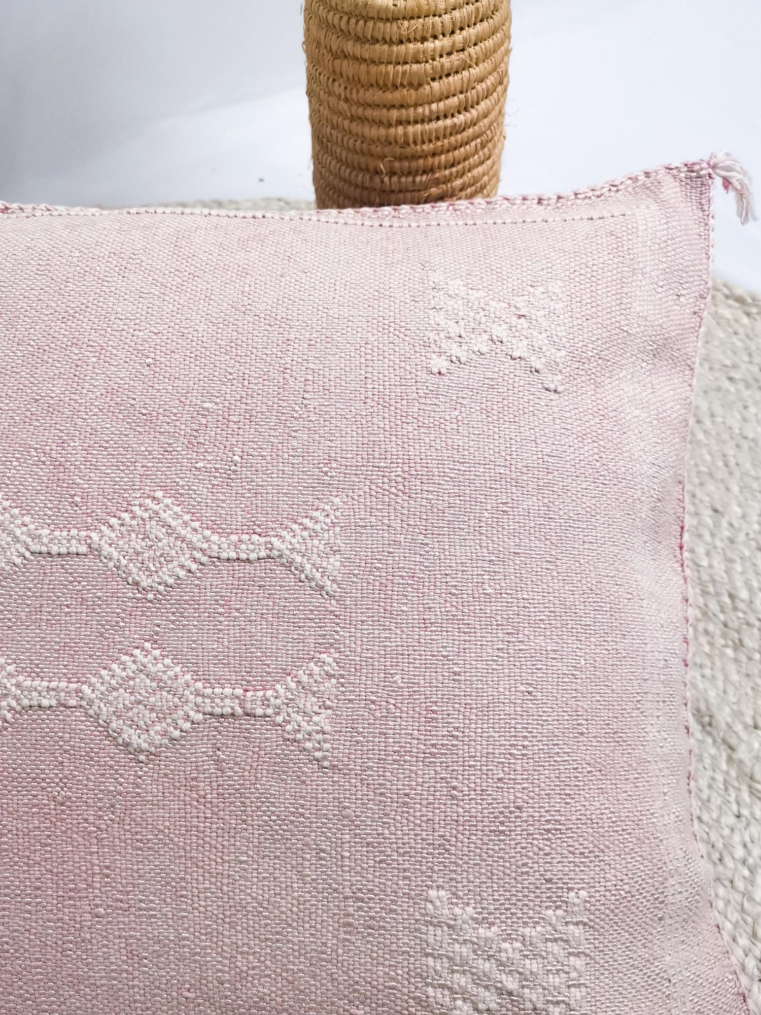 Sabra Pillow from Morocco, Boho Eclectic Cushion Cover, Moroccan Oriental Pillow Cover in Orchid Pink / Pink and White
