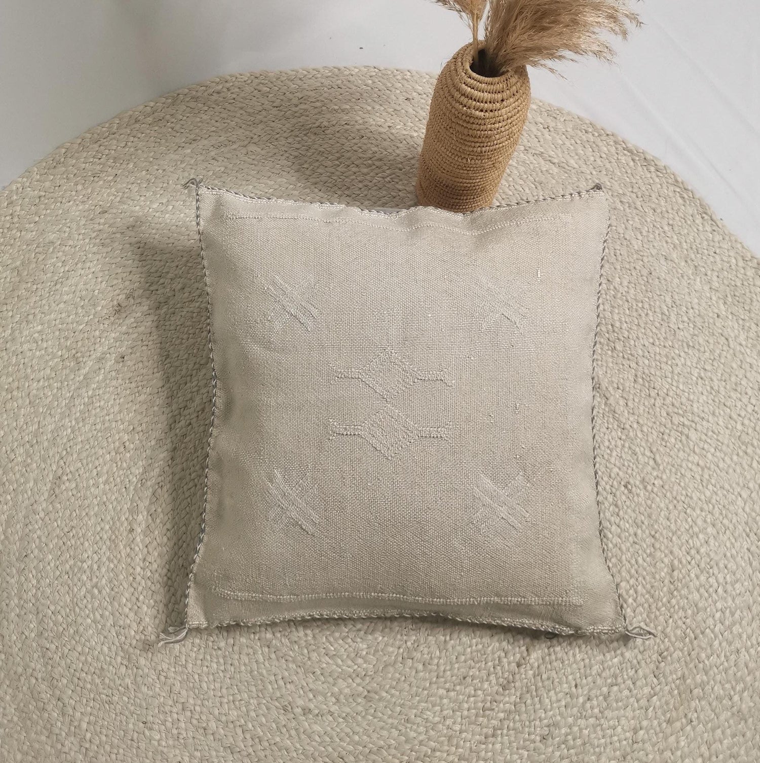 Sabra cushion from Morocco, Boho eclectic cushion cover, Moroccan oriental cushion cover, beige and white 50x50 cm