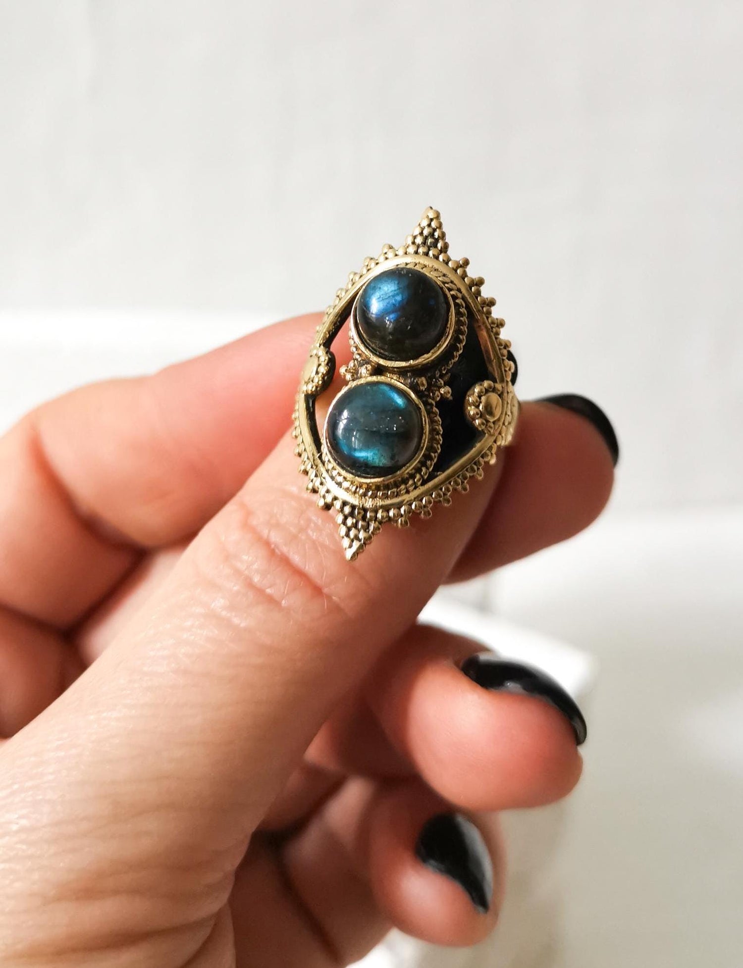 Statement ring with labradorite, large labradorite ring, tribal ring, boho ring, golden brass ring labradorite