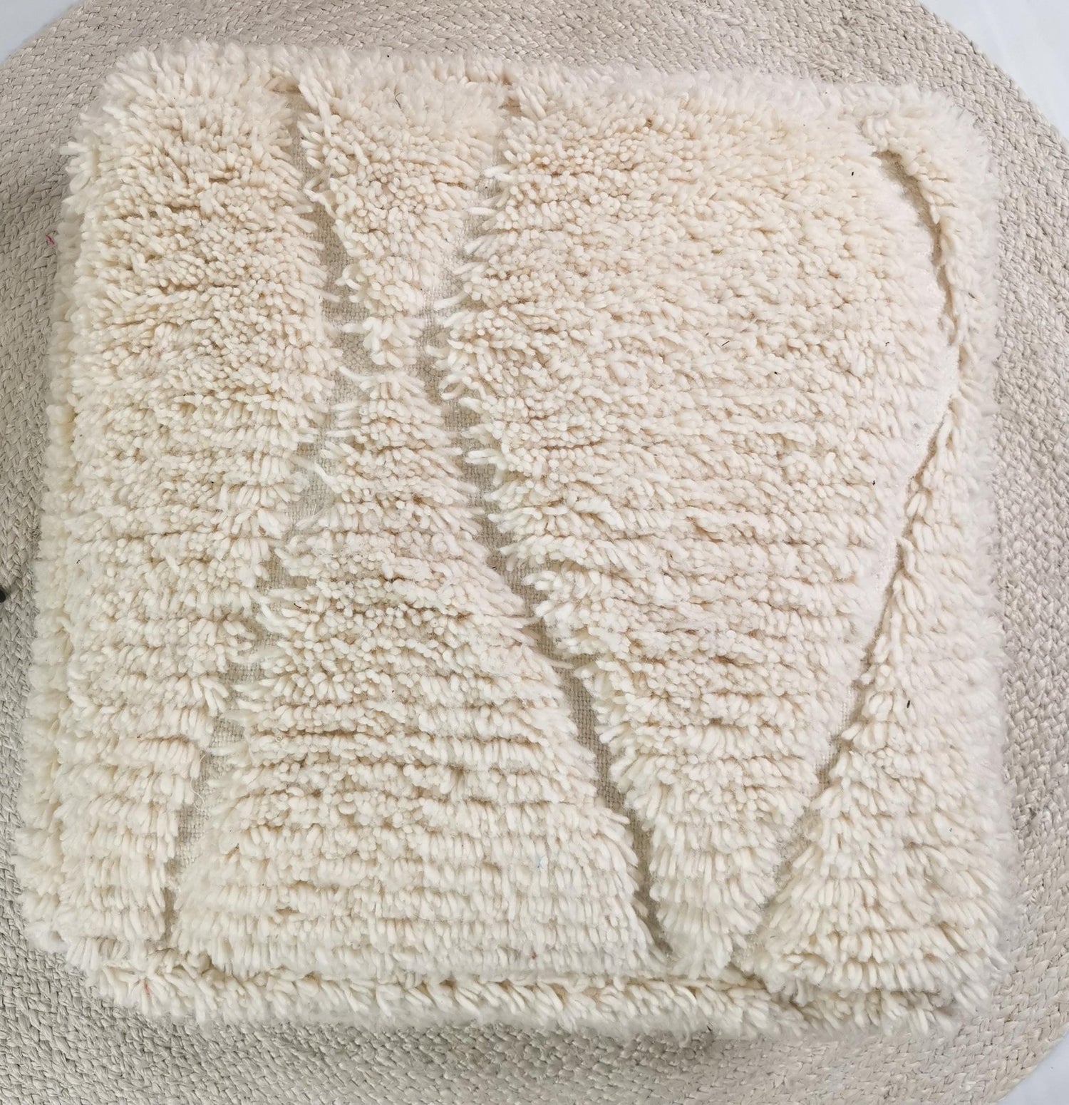 Marokkanischer Pouf, Berber Bodenkissen, Sitzkissen aus Wolle, Vintage Pouf weiss, Boho Sitzkissen Beni Ourain - CocosyBerlin