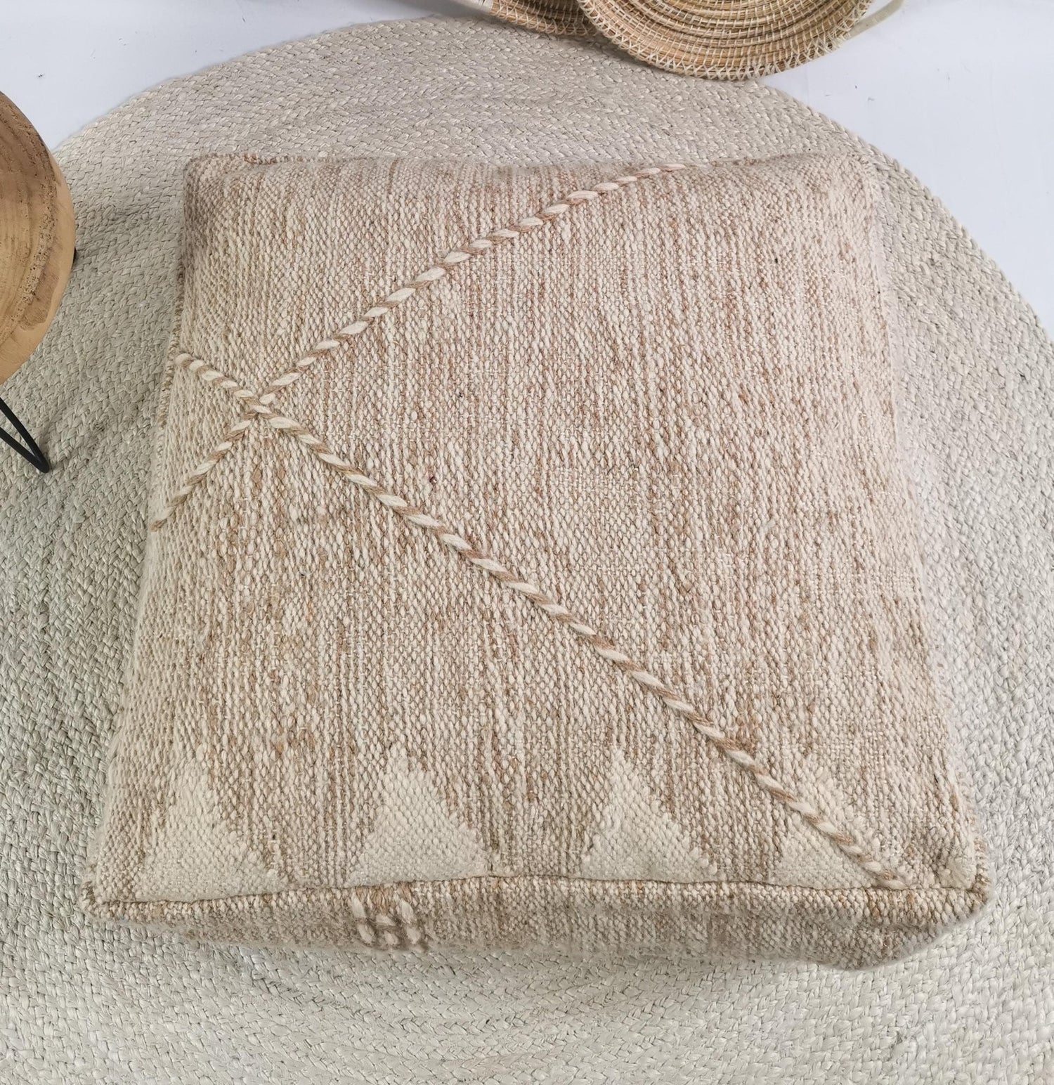 Marokkanischer Vintage Pouf, Berber Bodenkissen, quadratischer Pouf aus Wolle, Vintage Bodenkissen, Boho Sitzkissen Marrakesch Beige - CocosyBerlin