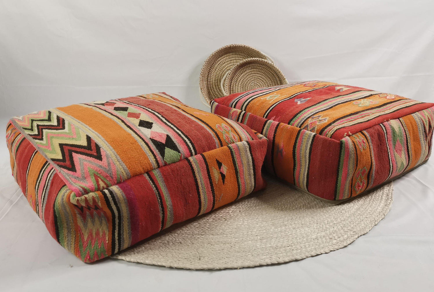 Moroccan pouf, Berber floor cushion colorful, wool seat cushion, vintage kilim floor cushion, boho seat cushion Marrakech