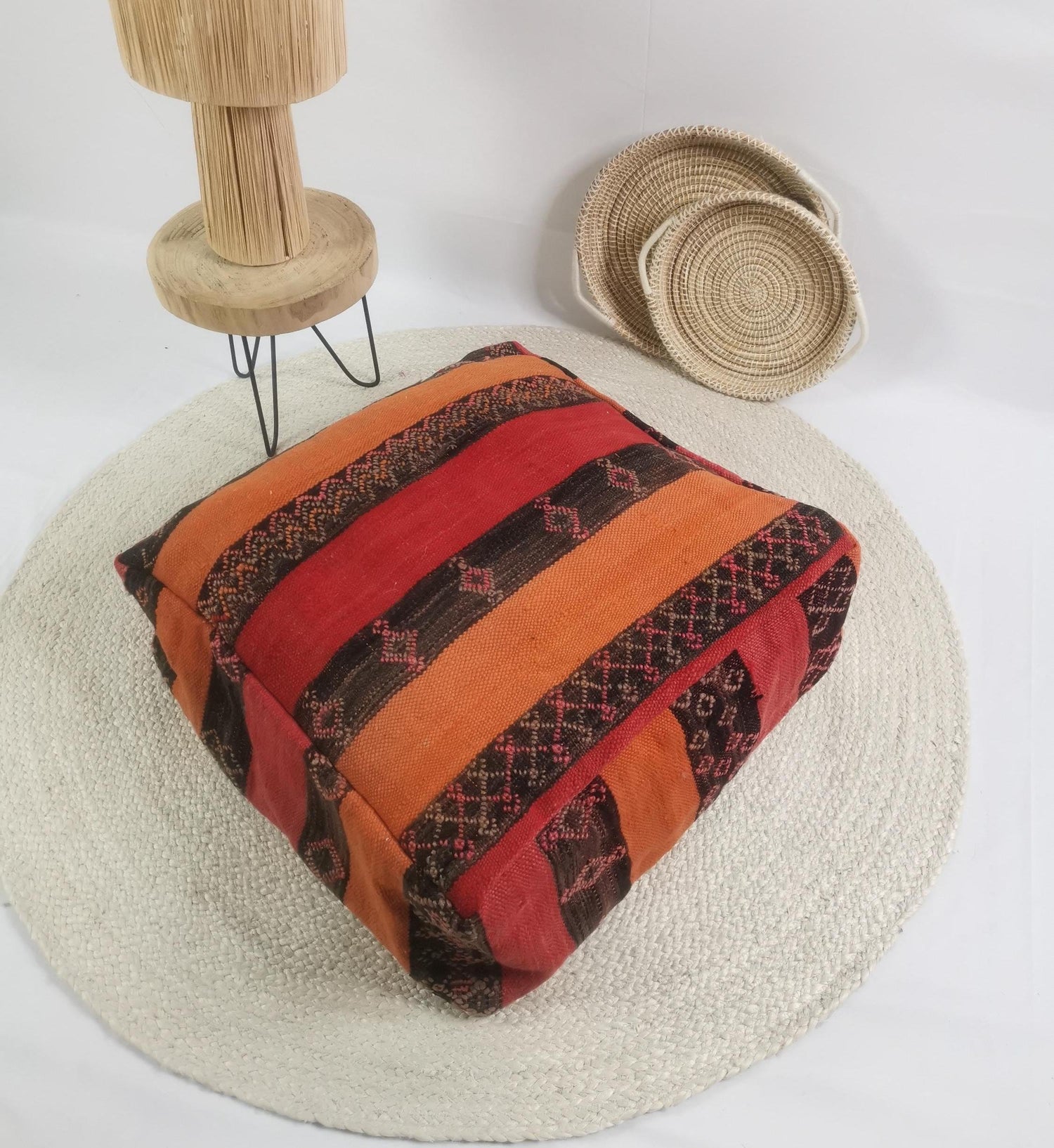 Pouf marocain, coussin de sol berbère coloré, pouf en 100% laine, coussin de sol kilim vintage, coussin d'assise bohème Maroc, fait main
