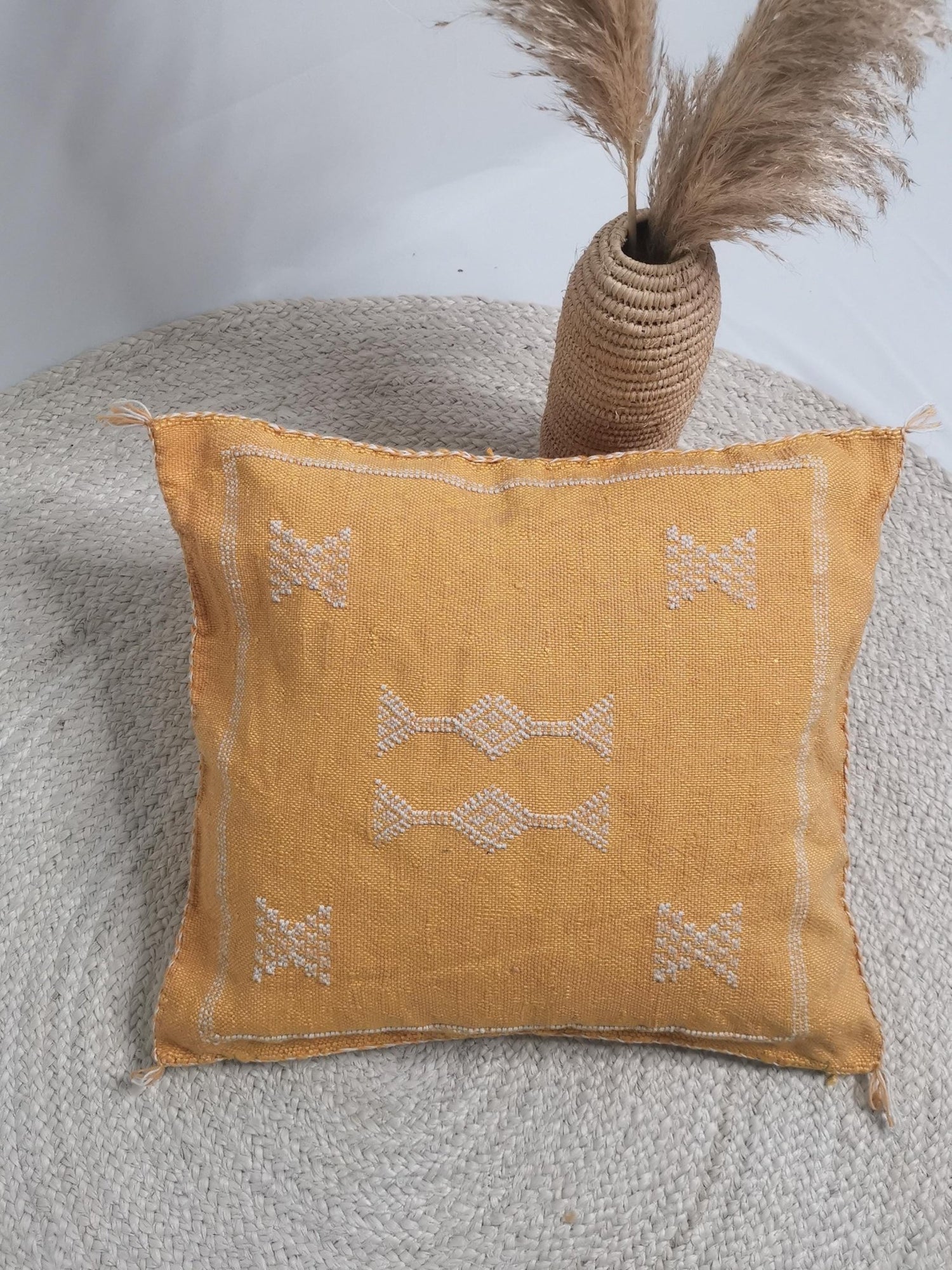 Sabra Kissen aus Marokko, Boho Eklektische Kissenhülle, Marokkanischer orientalischer Kissenbezug in Curry Gelb ca. 45x50 cm - CocosyBerlin