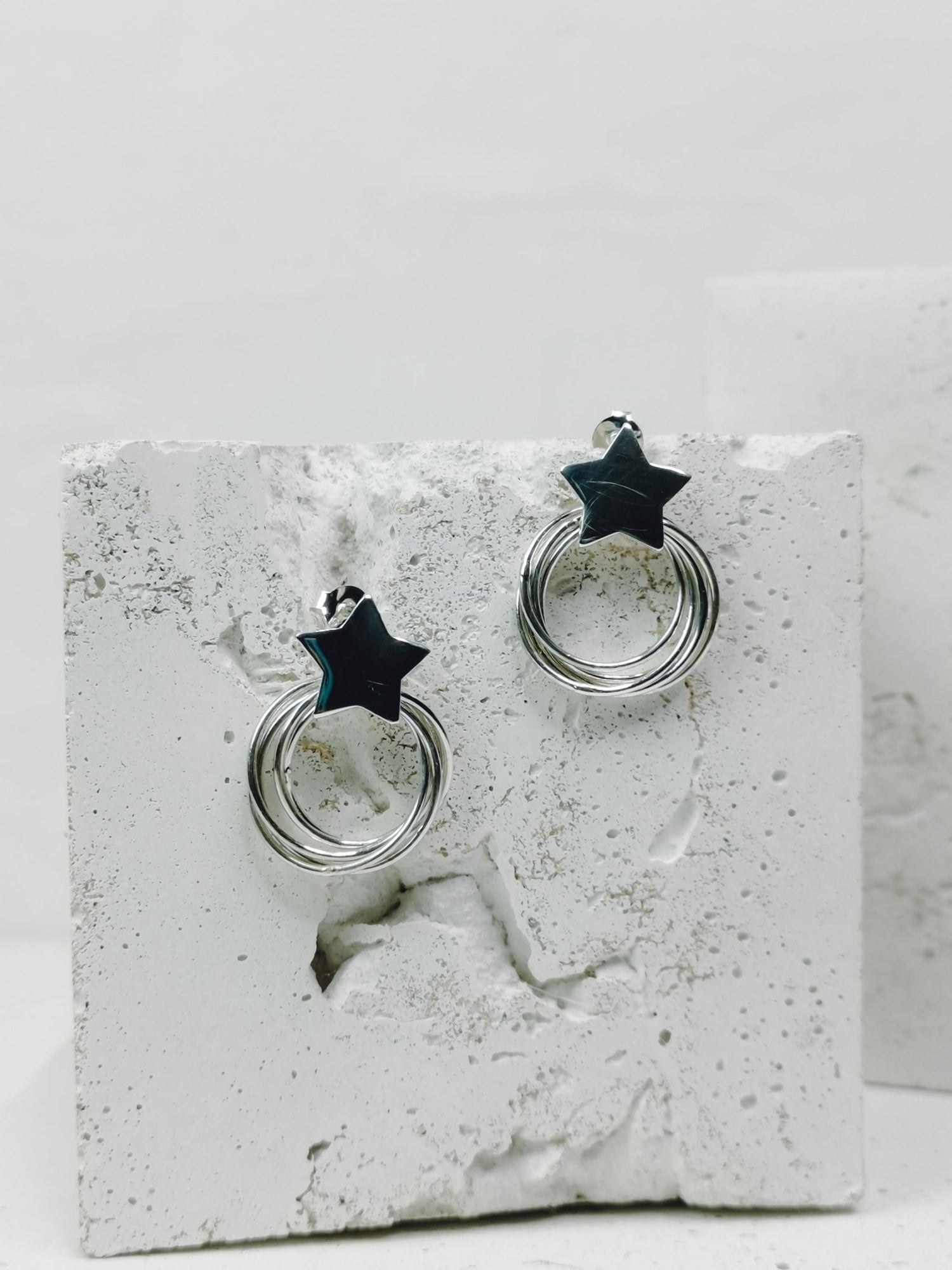 Kreis und Stern Ohrstecker aus 925 Silber, kleine Stern Ohrstecker - CocosyBerlin
