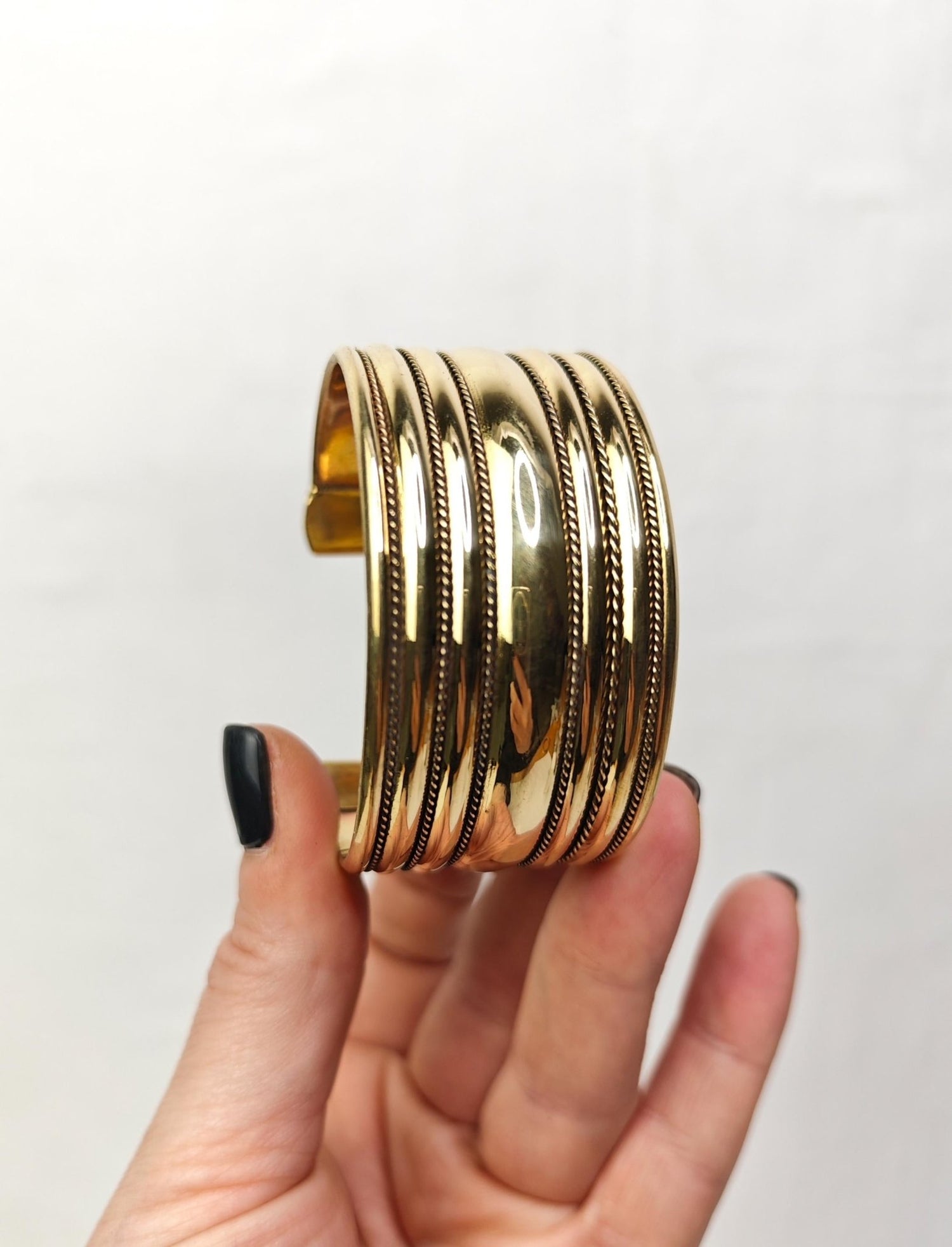 Breiter Messing Armreif, Verstellbarer Armreif gold, Statement Armreif, Manschette Armreif aus Messing - CocosyBerlin