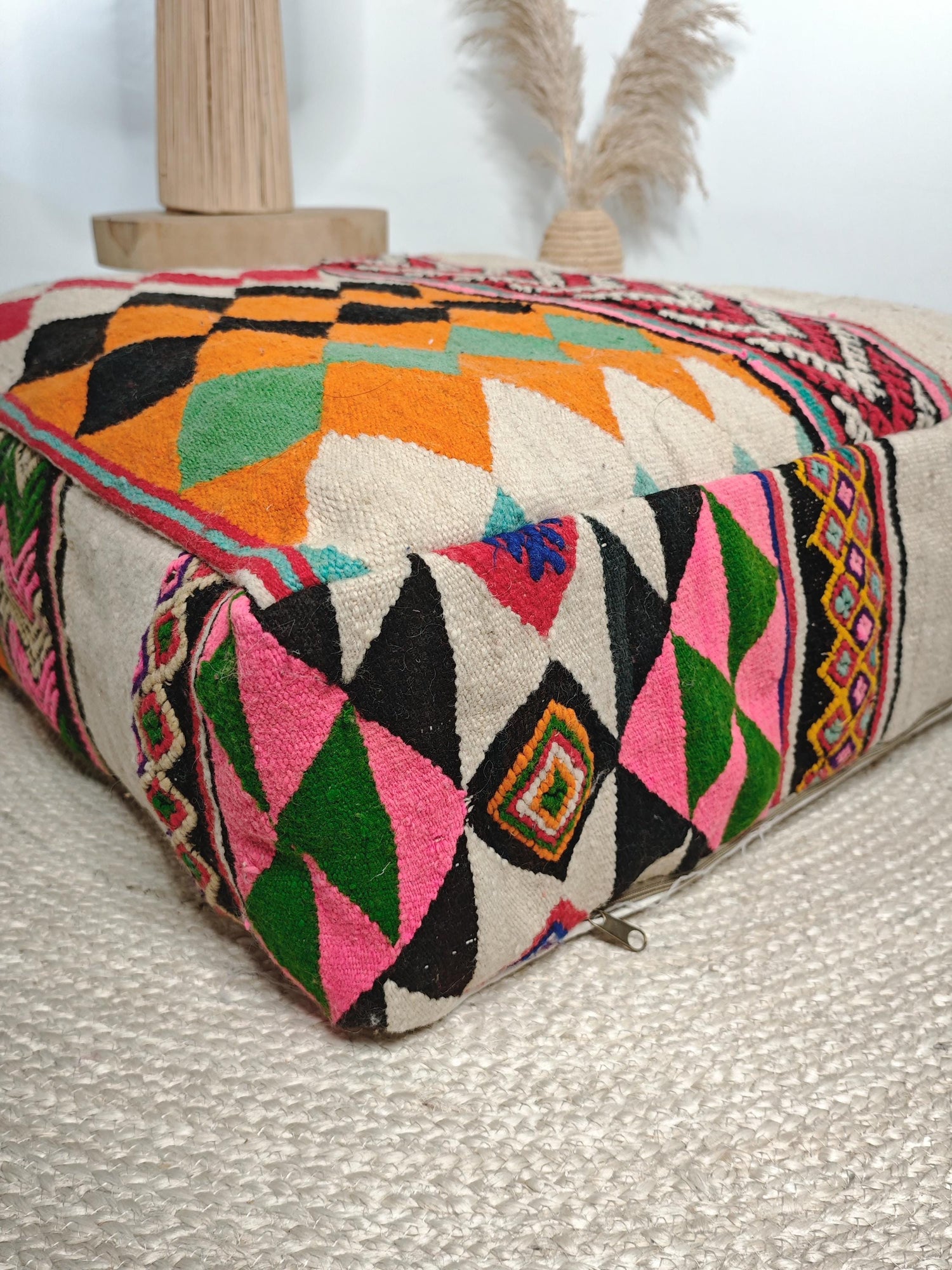 Moroccan pouf, ethnic floor cushion, colorful Beni Ourain geometric patterns, boho seat cushion made of wool, handmade