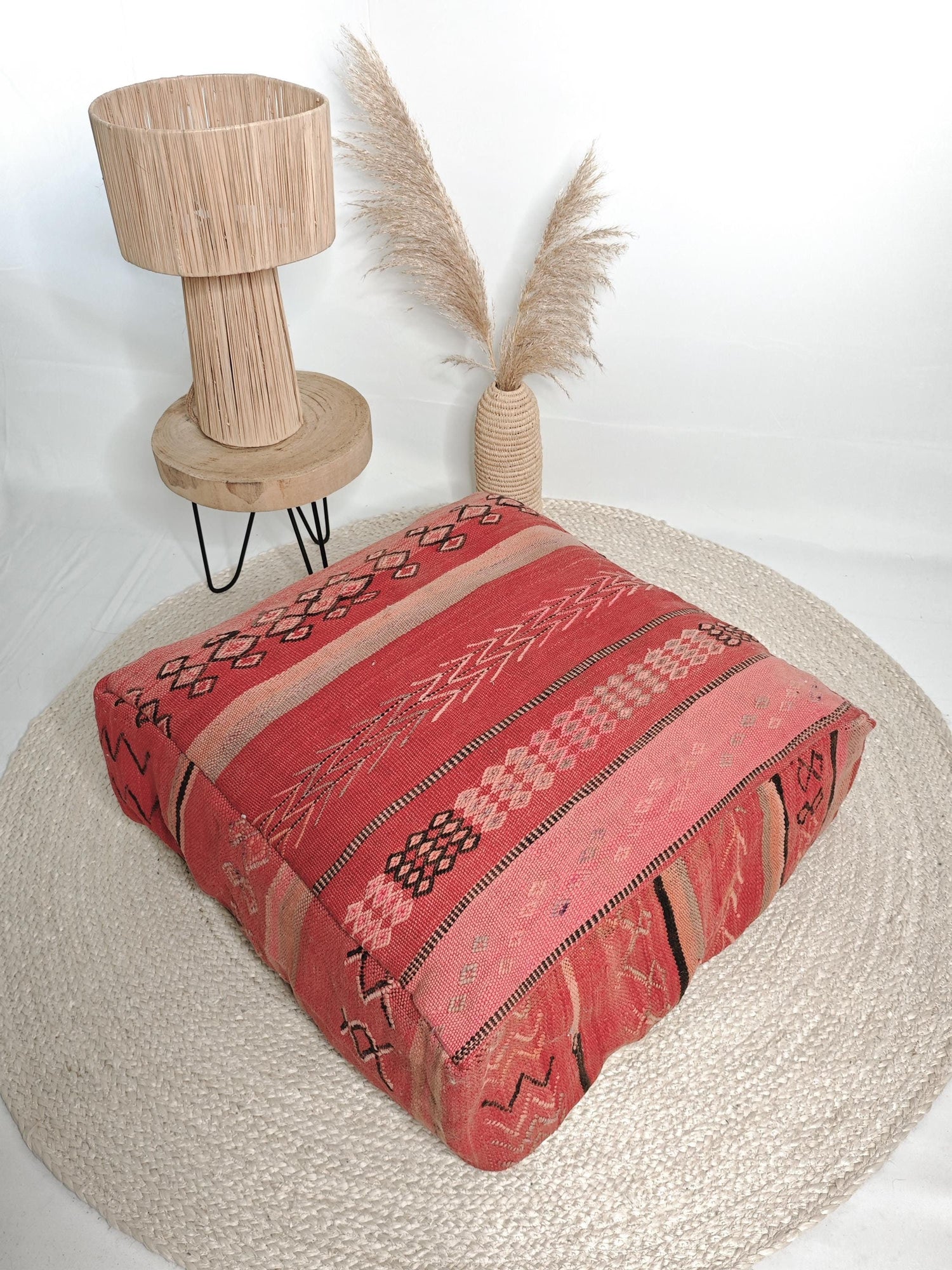 Moroccan pouf, Berber floor cushion pink and rose, wool seat cushion, vintage kilim floor cushion, boho seat cushion Marrakech