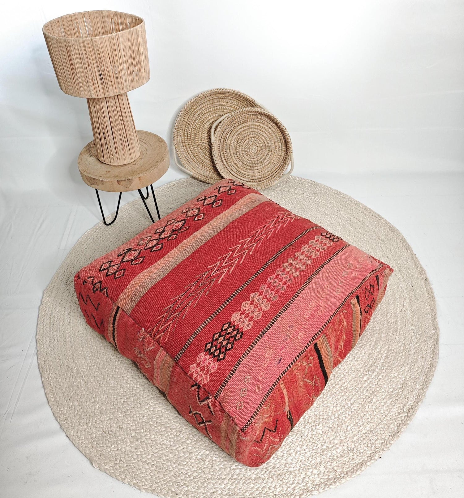 Moroccan pouf, Berber floor cushion pink and rose, wool seat cushion, vintage kilim floor cushion, boho seat cushion Marrakech