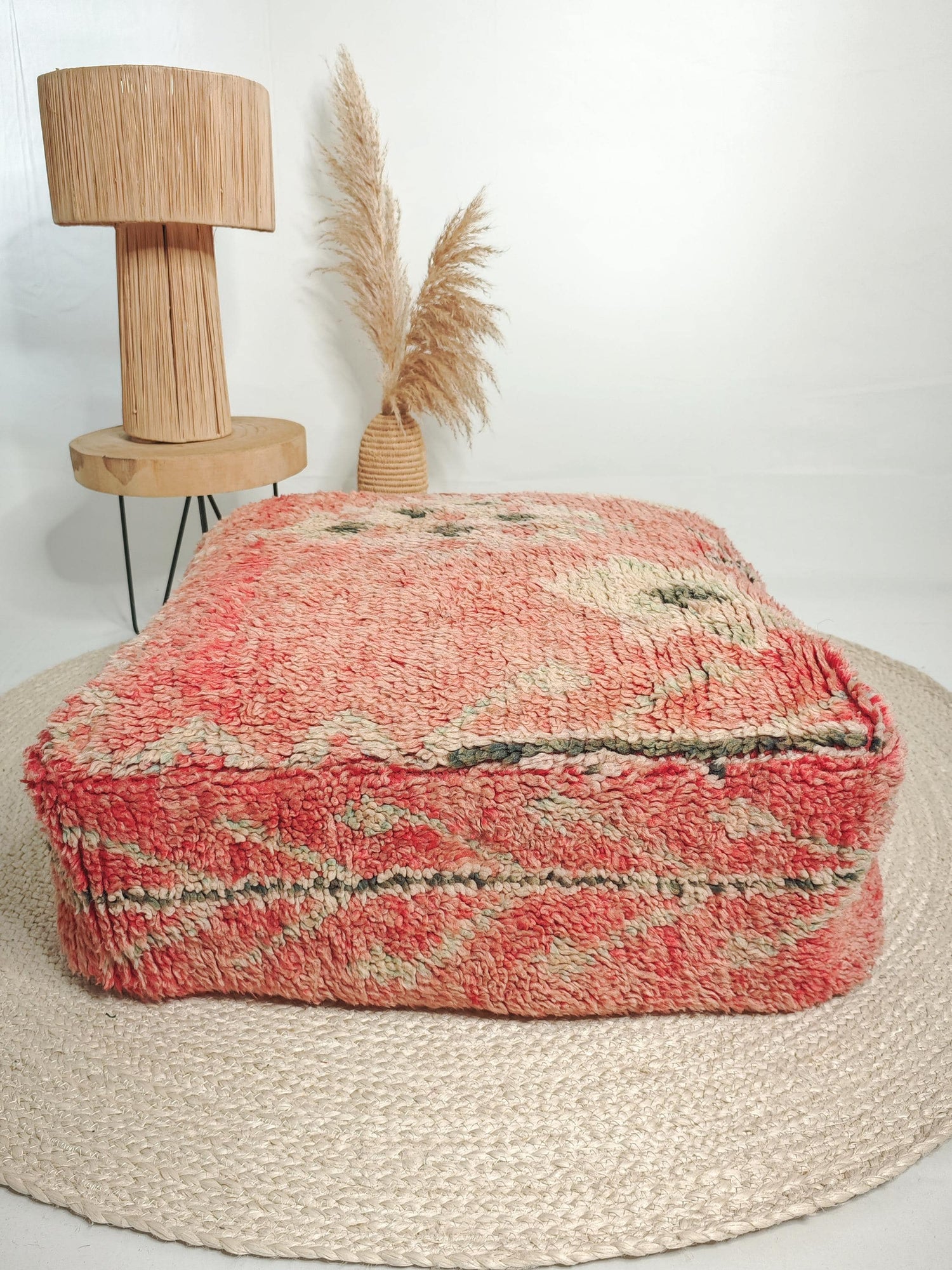 Moroccan Vintage Boujaad Pouf, Berber Floor Cushion, Geometric Pattern, Boho Seat Cushion Made of Pink Wool, Beni Ourain, Handmade