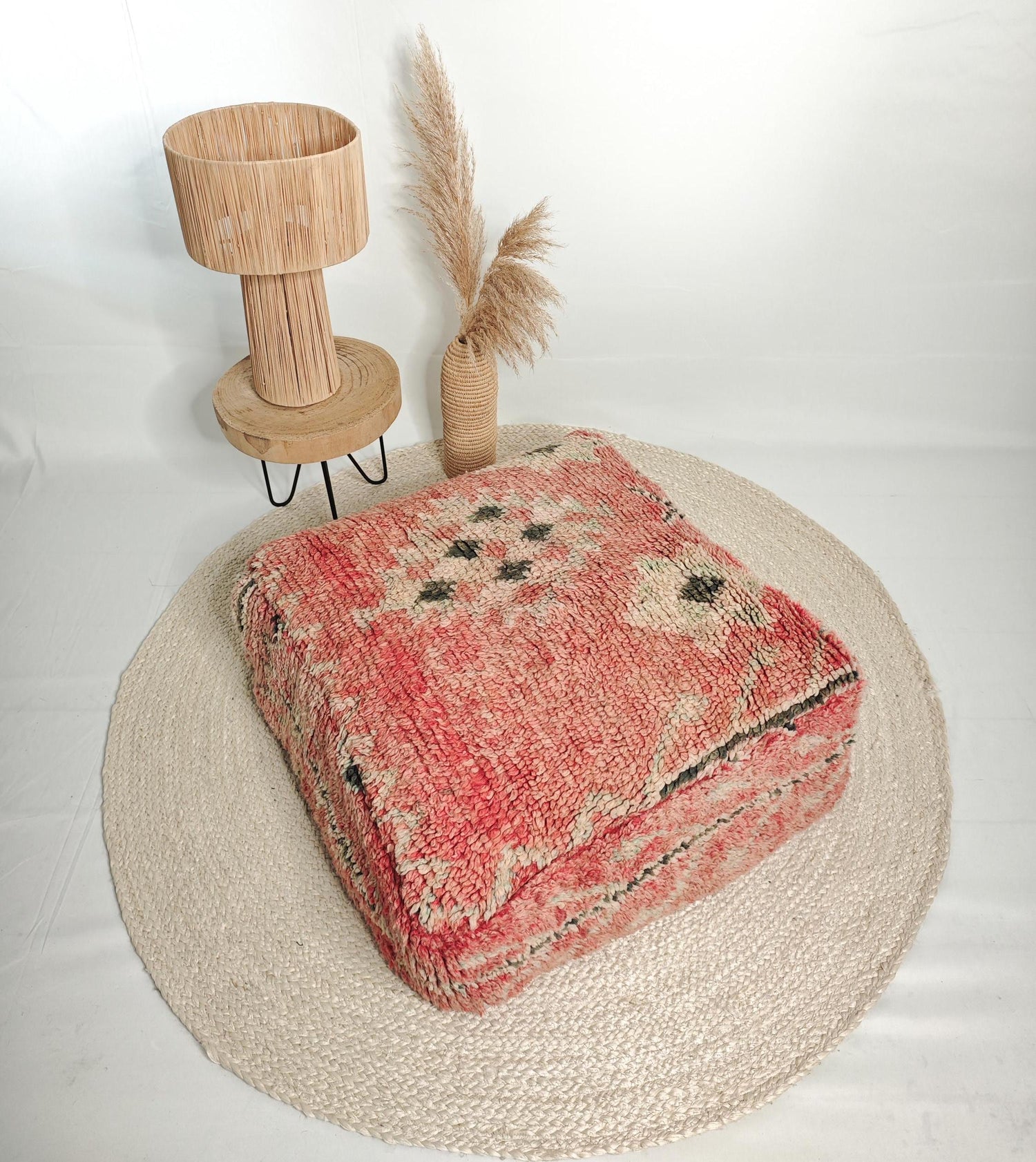 Moroccan Vintage Boujaad Pouf, Berber Floor Cushion, Geometric Pattern, Boho Seat Cushion Made of Pink Wool, Beni Ourain, Handmade