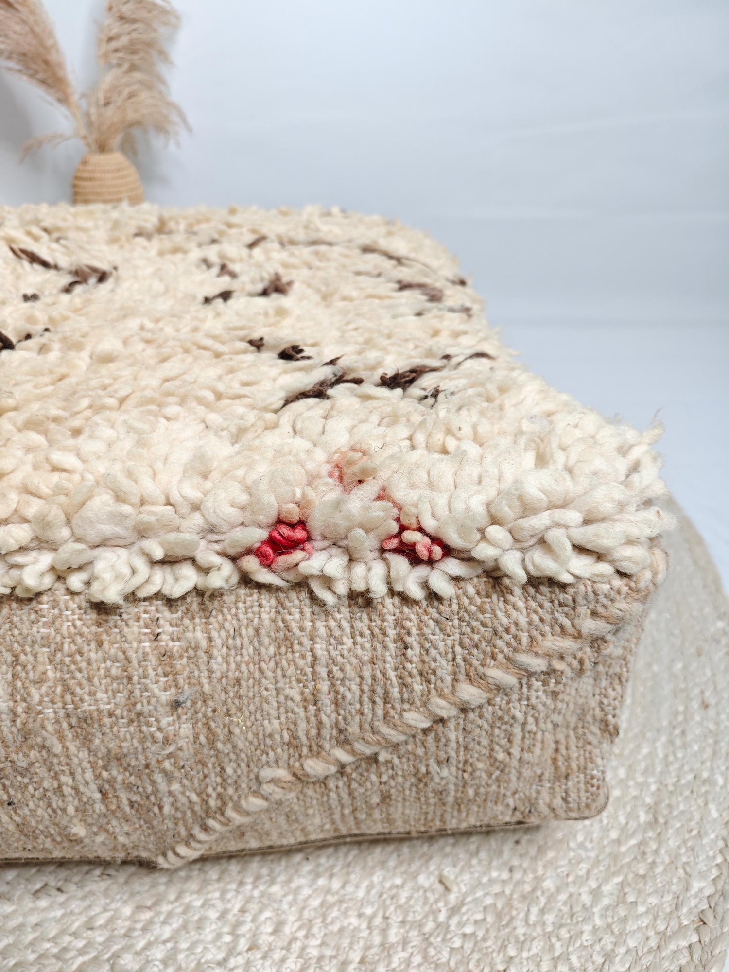 Moroccan vintage pouf, Berber floor cushion, seat cushion made of 100% wool, vintage floor cushion with Berber pattern