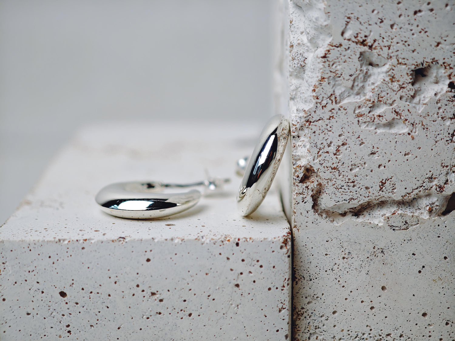 Breite kleine Creolen aus 925 Silber, Halbmond Chunky Creolen 15 mm, Sterling Silber offene Ohrstecker Creolen