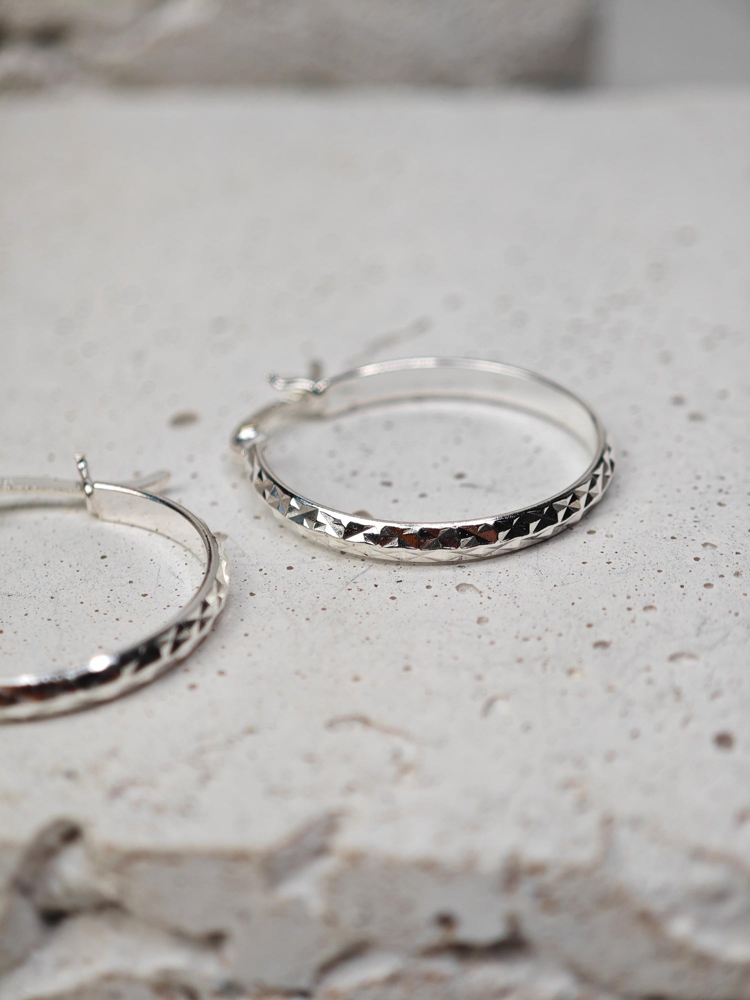 Sterling silver hoop earrings, silver hoop earrings 25 mm, minimalist hoop earrings 925 silver structured