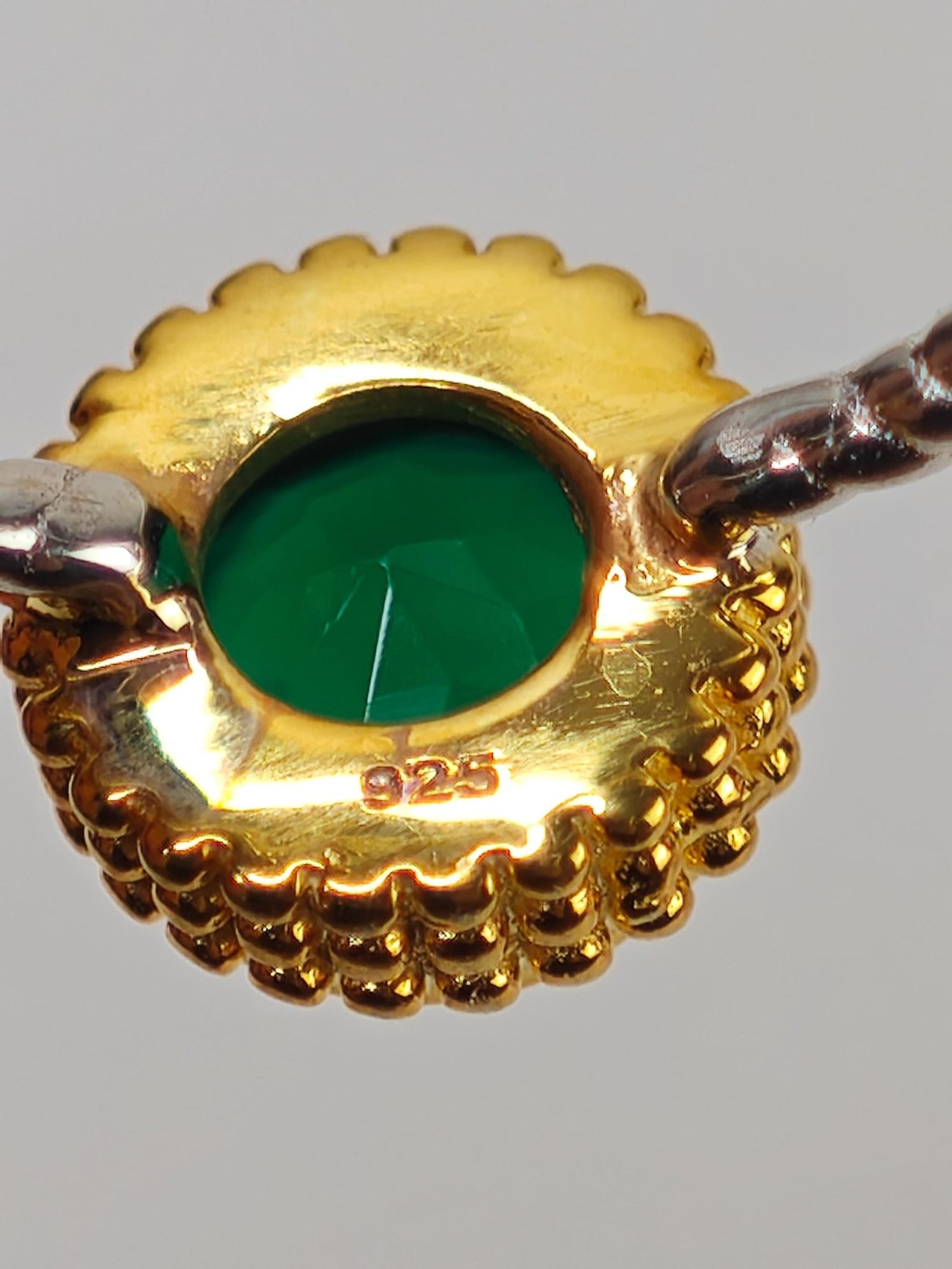 Grüner Onyx Ring aus 925 Silber 18k vergoldet, Sterling Silber Ring Bicolor vergoldet mit Onyx grün Stein Rund, facettiert - CocosyBerlin