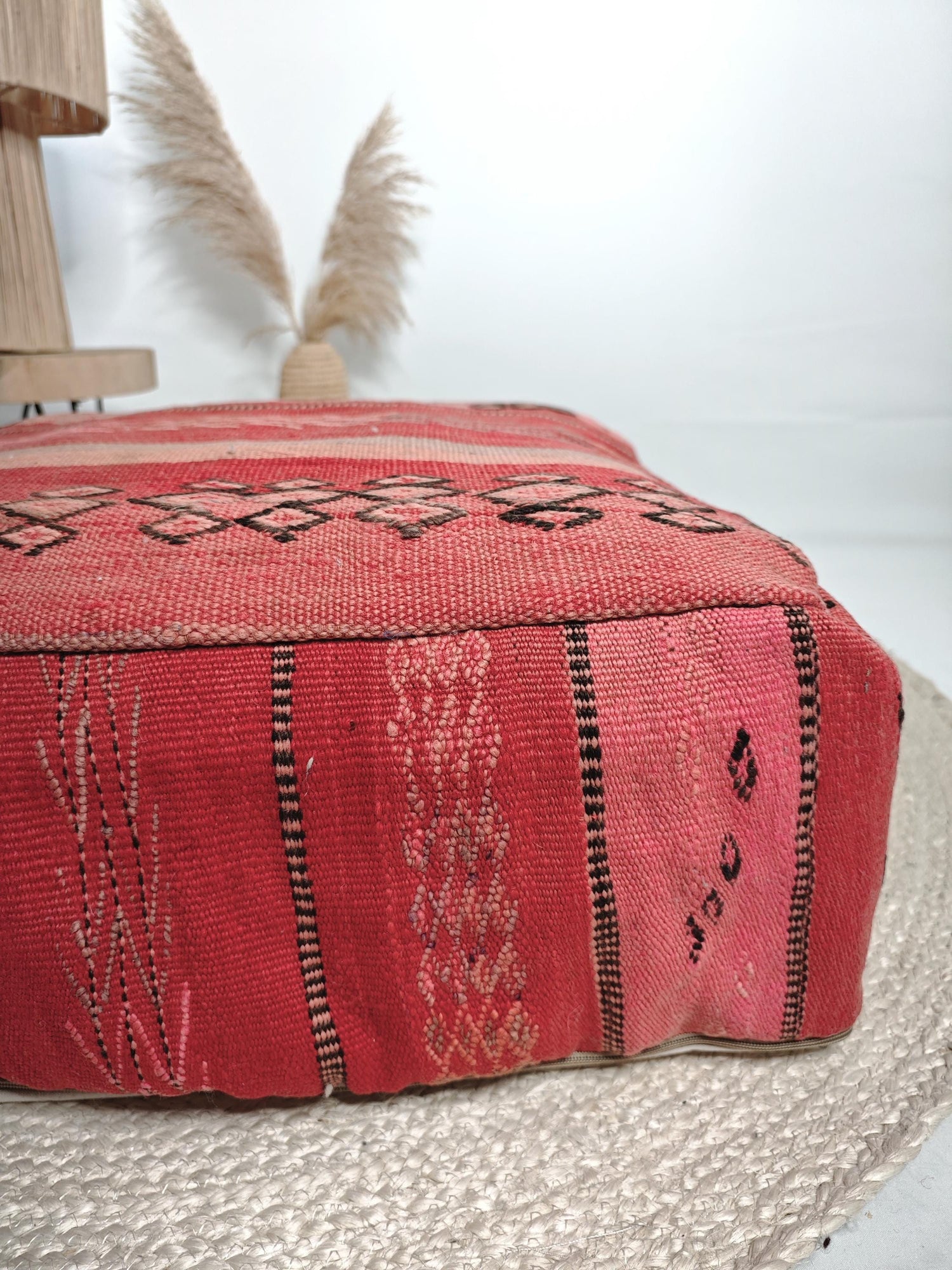 Moroccan pouf, Berber floor cushion pink and rose, wool seat cushion, vintage kilim floor cushion, boho seat cushion Marrakech