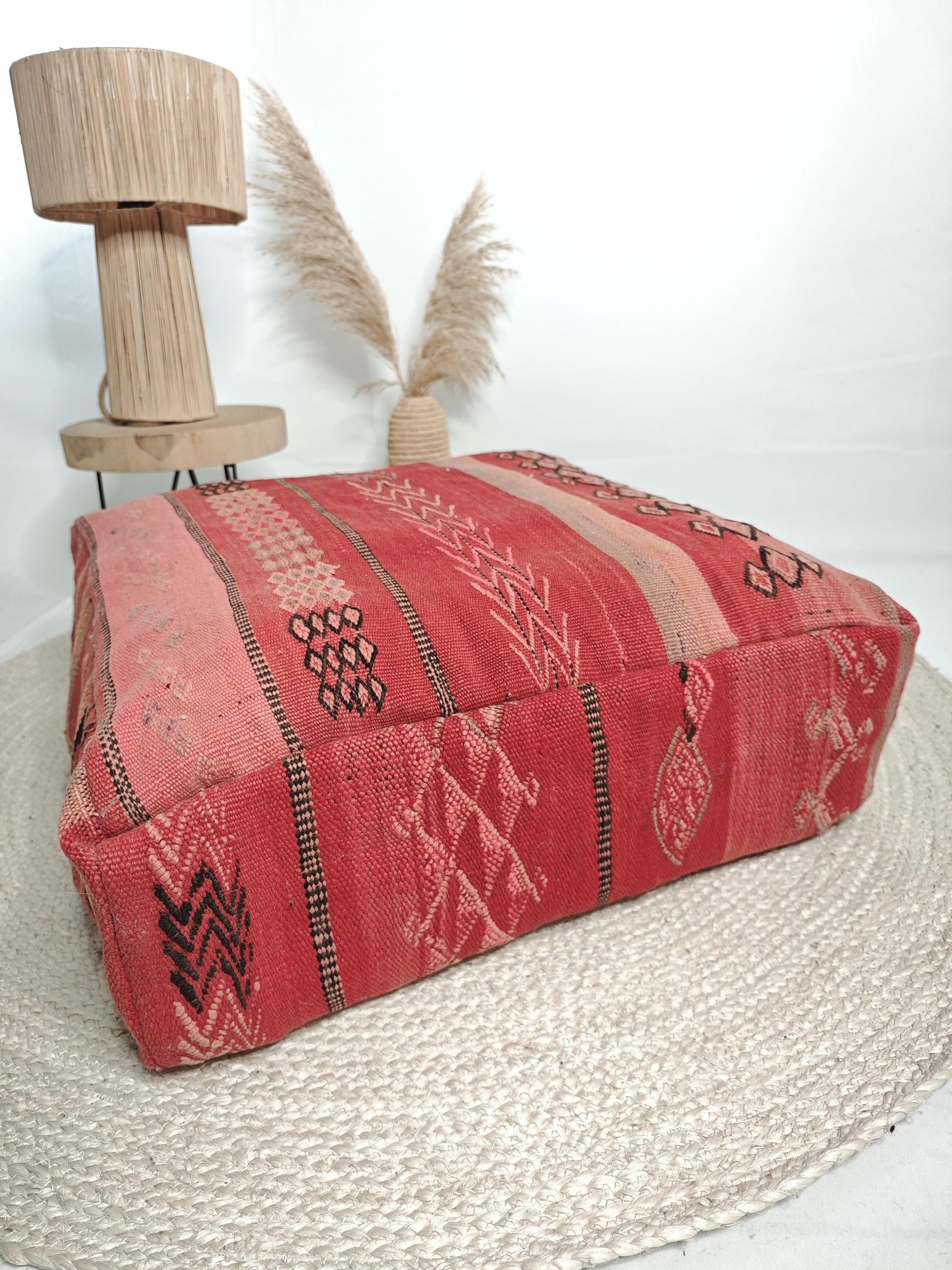 Moroccan pouf, Berber floor cushion pink and rose, wool seat cushion, vintage kilim floor cushion, boho seat cushion Marrakech