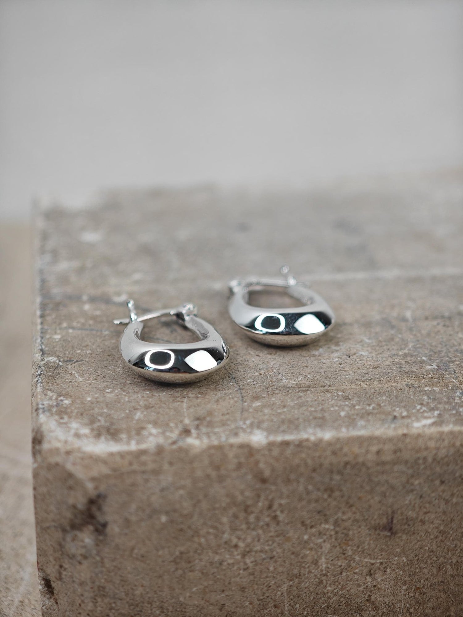 Breite kleine ovale 925 Silber Creolen 20 mm, Mini Sterlingsilber Creolen, Ohrringe aus 925 Silber - CocosyBerlin