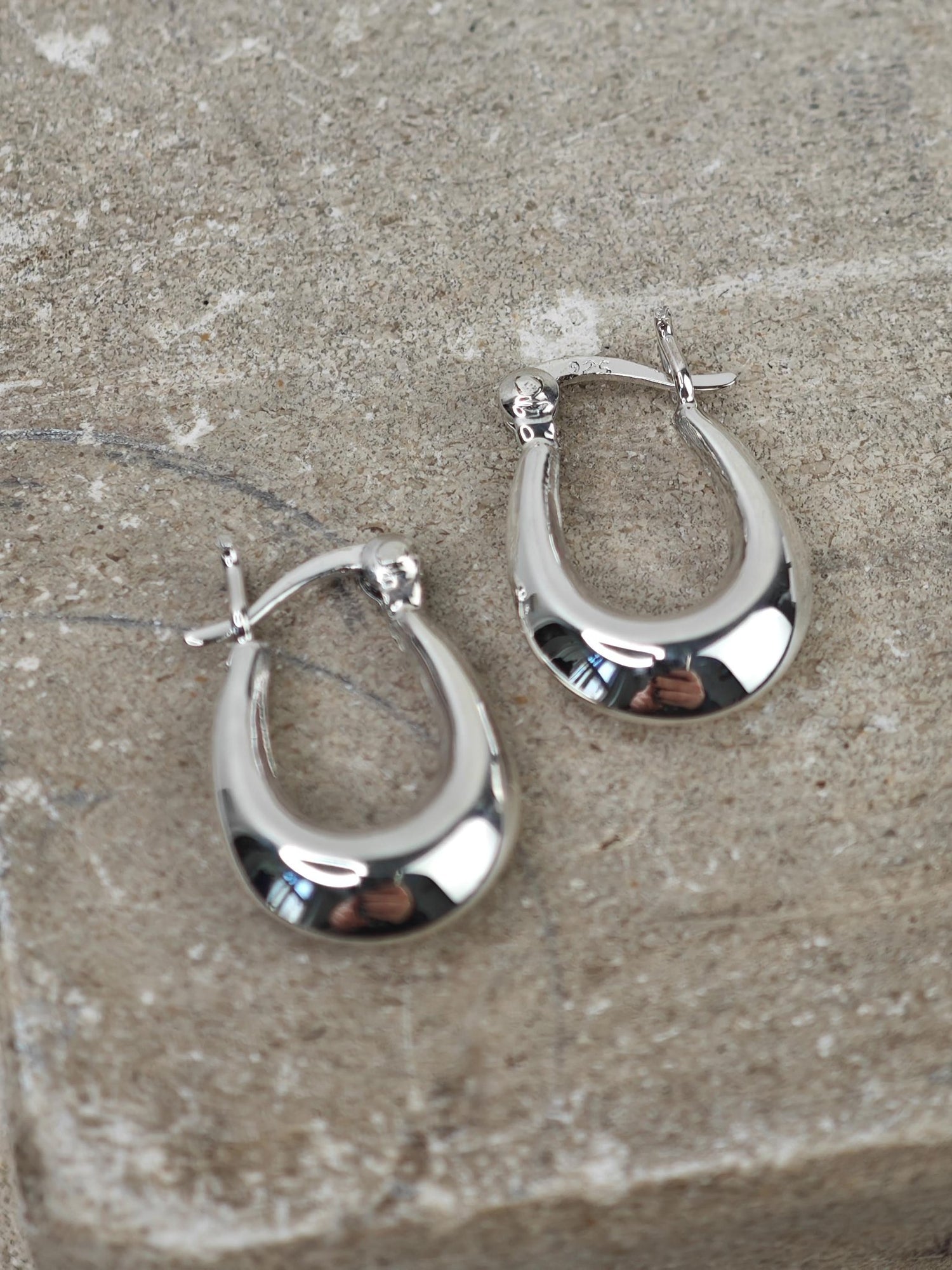 Breite kleine ovale 925 Silber Creolen 20 mm, Mini Sterlingsilber Creolen, Ohrringe aus 925 Silber - CocosyBerlin