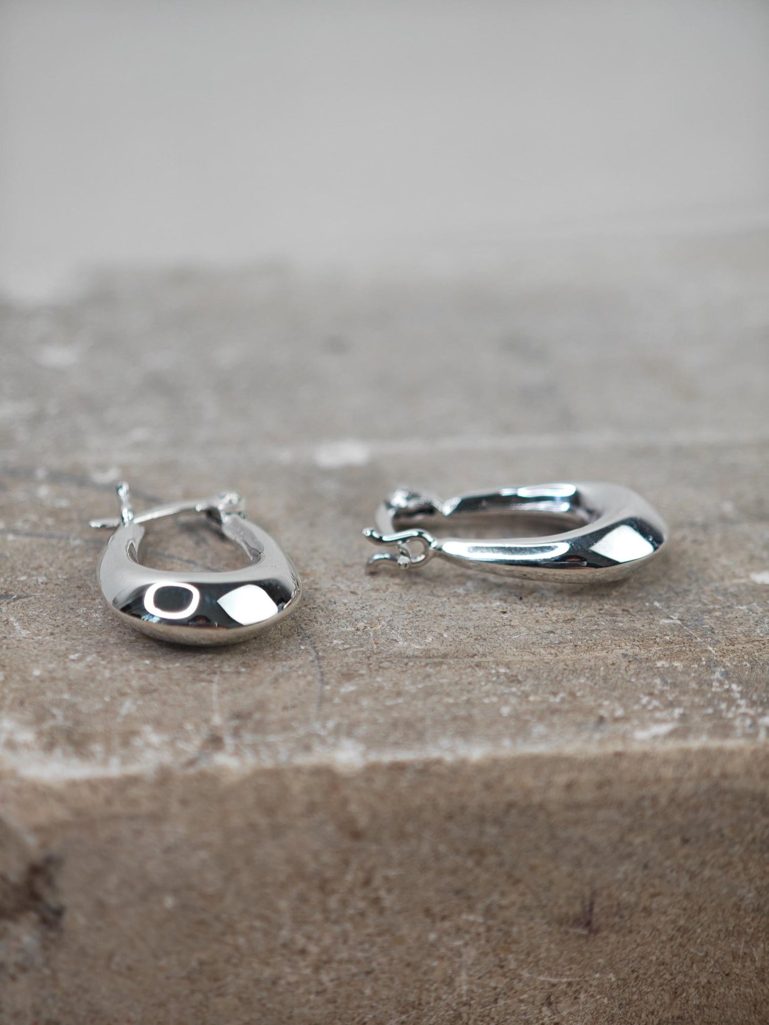 Breite kleine ovale 925 Silber Creolen 20 mm, Mini Sterlingsilber Creolen, Ohrringe aus 925 Silber - CocosyBerlin